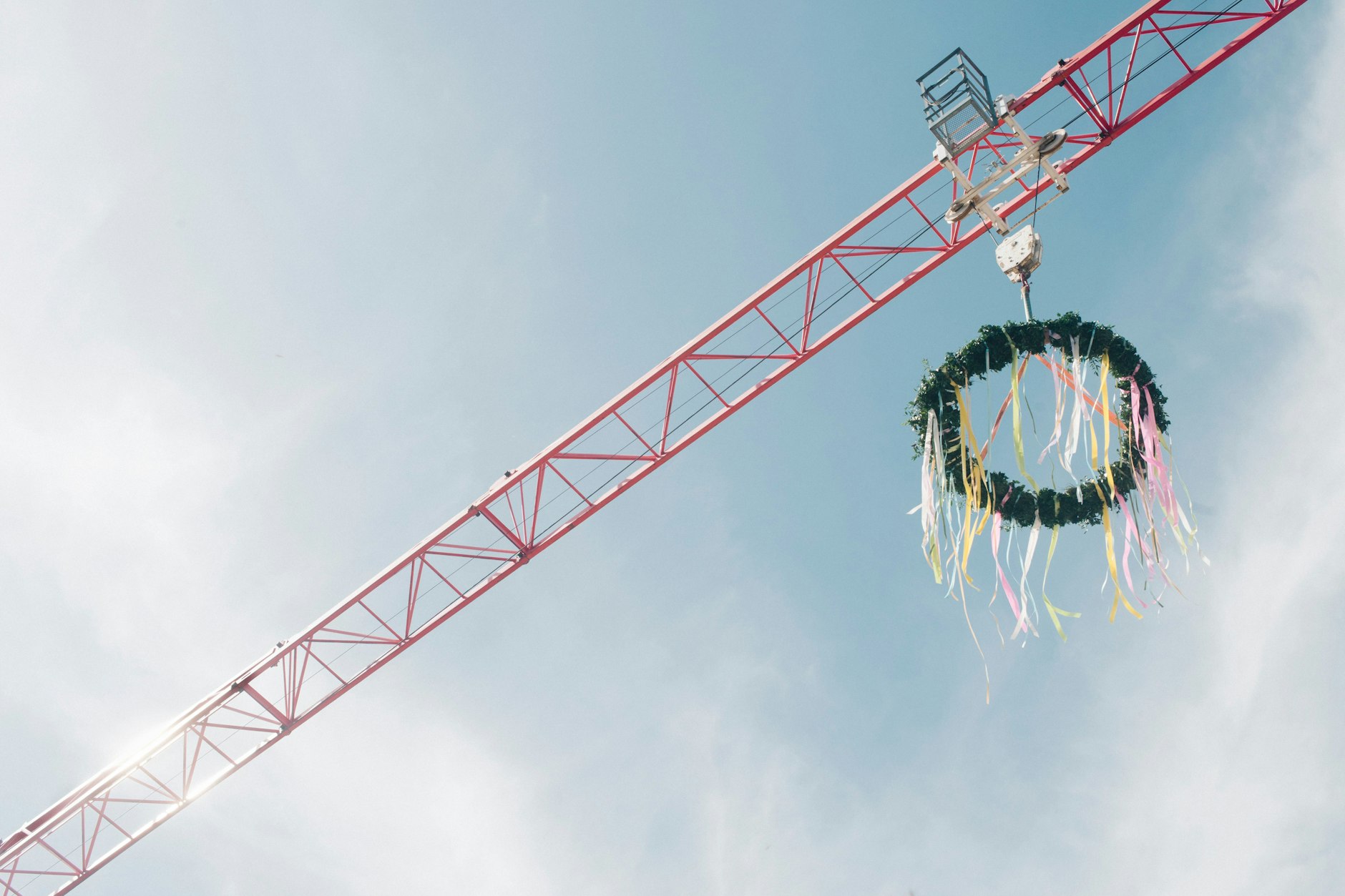 So soll’s werden: links das Hotel, die Marina Apartments in der Mitte, Hafen und Strandabschnitt.