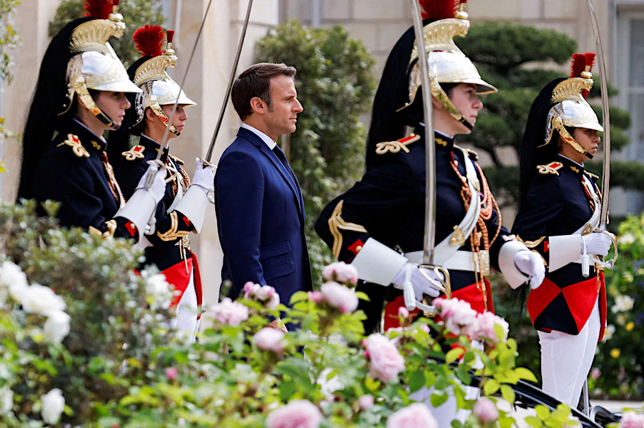 Emmanuel Macron während der Amtseinführung im Garten des Präsidentenpalastes.