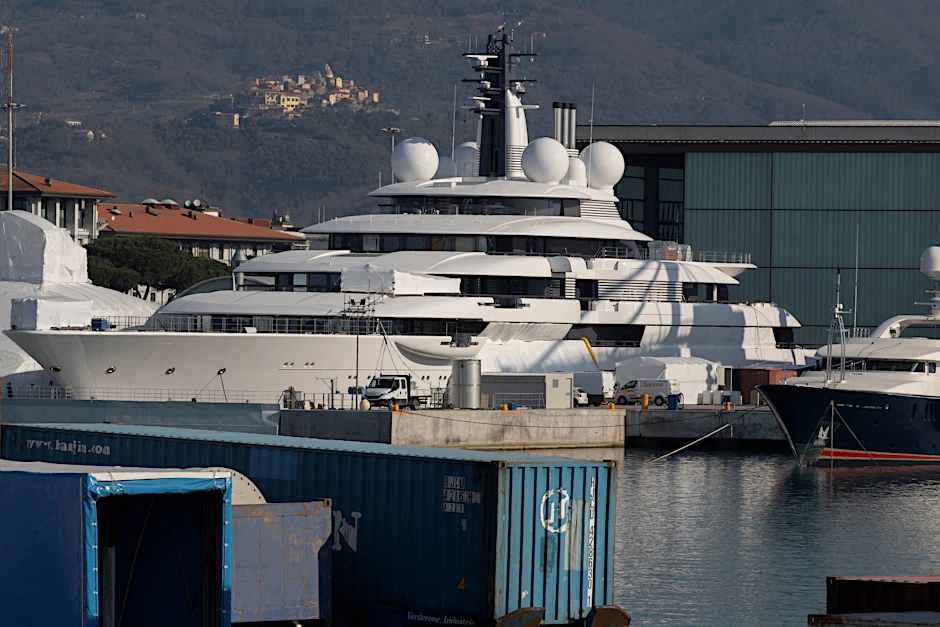 Die Jacht&nbsp;„Scheherazade“ liegt in Italien vor Anker.