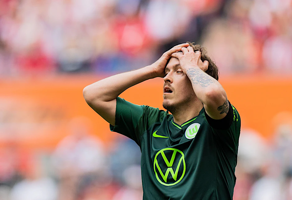 Max Kruse kann es nicht fassen: Von der Deutschen Bahn wurde der Bundesliga-Star aus dem Zug geworfen.