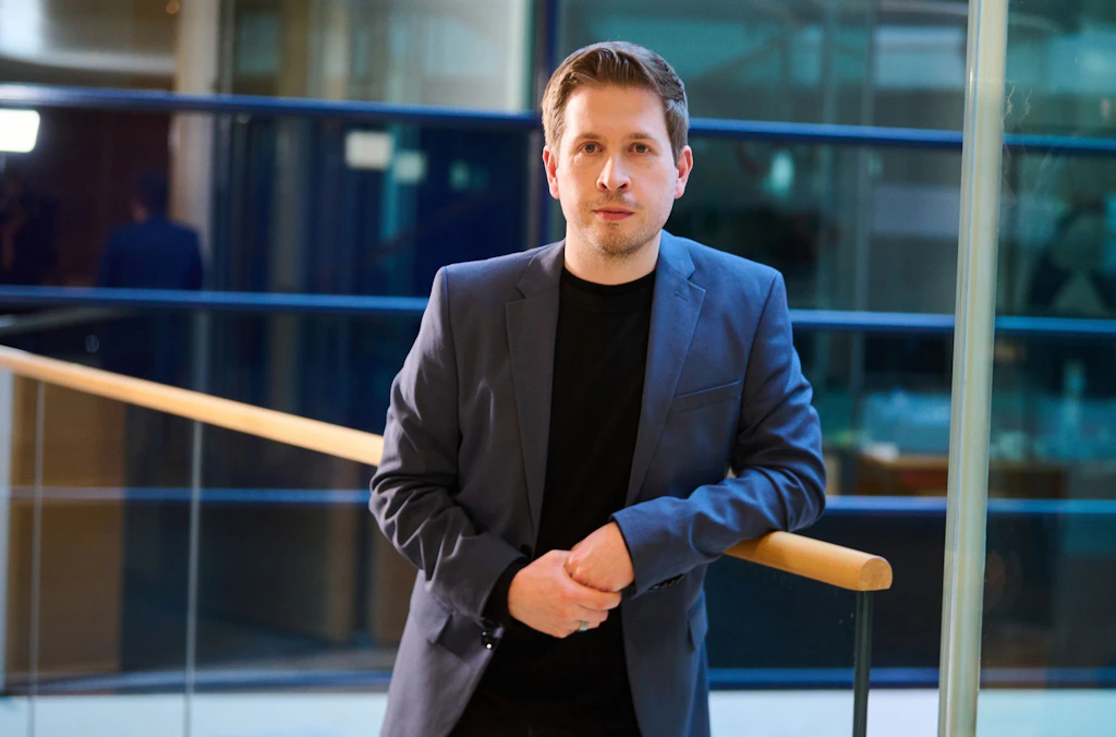 Kevin Kühnert kritisiert Vonovia: Mieterhöhung „unverfroren und durchschaubar“