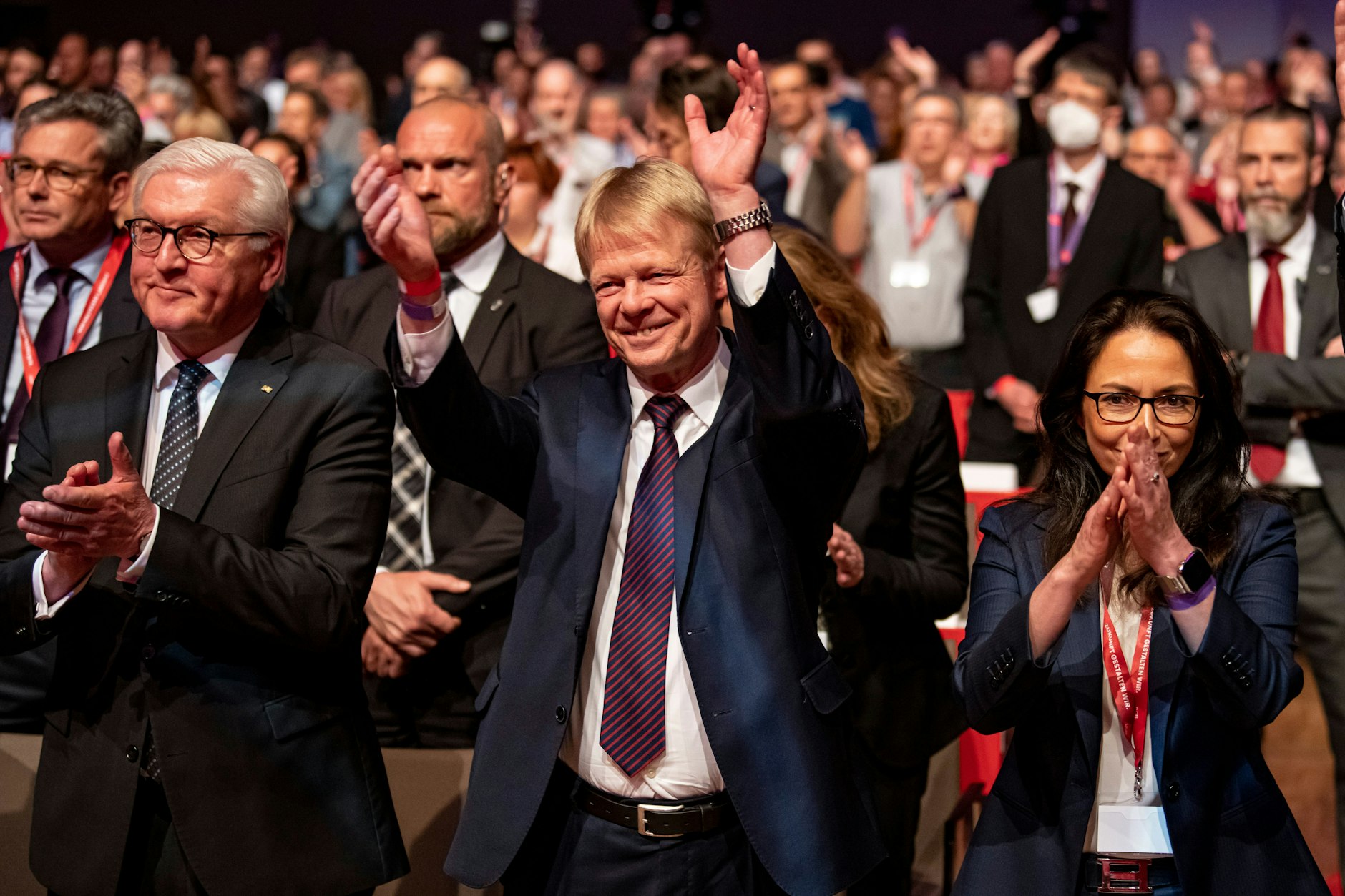 Bundespräsident Frank-Walter Steinmeier, der scheidende DGB-Chef  Reiner Hoffmann und seine designierte Nachfolgerin Yasmin Fahimi.