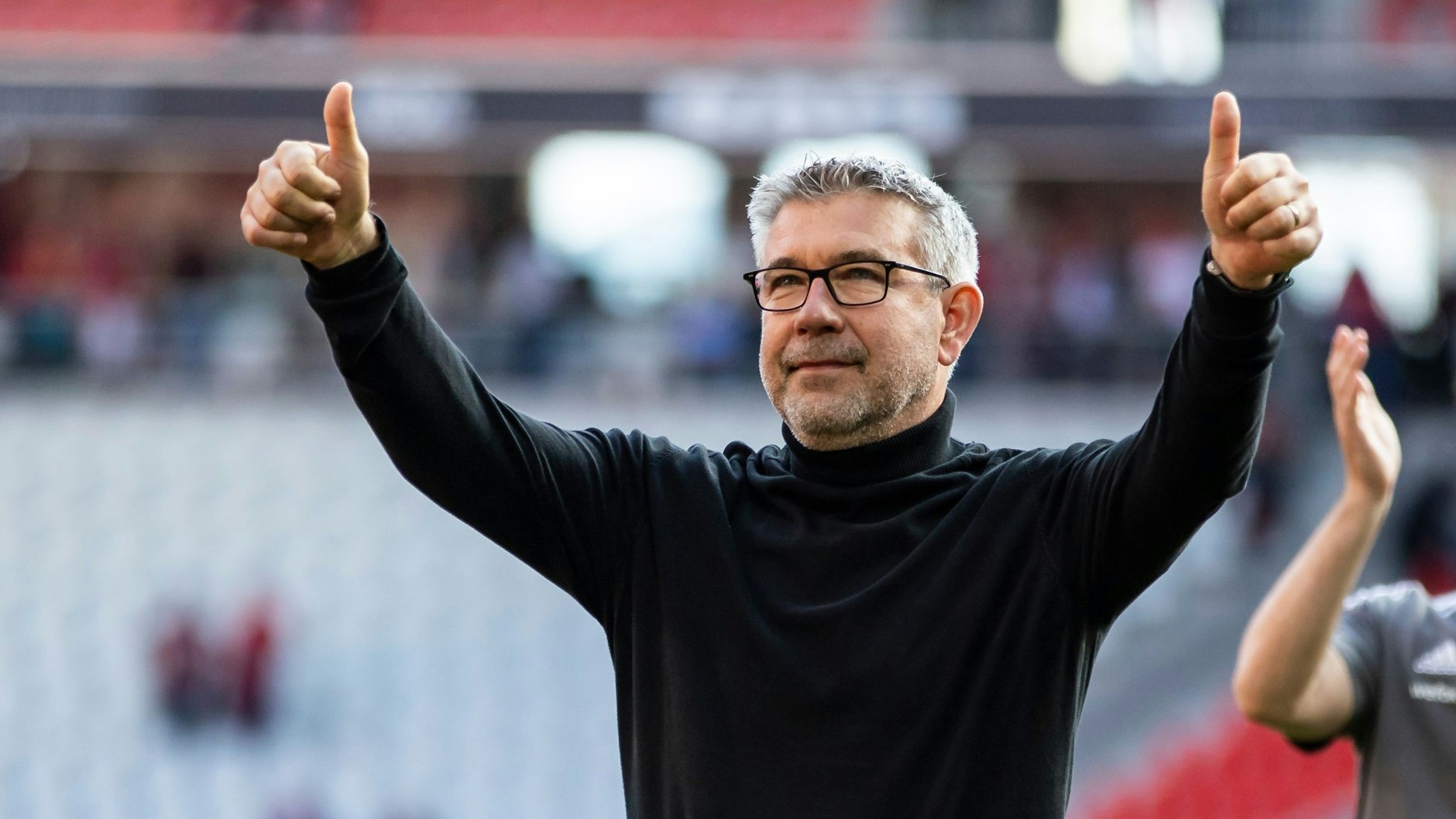 Urs Fischer bedankt sich bei den Union-Fans für den leidenschaftlichen Support.