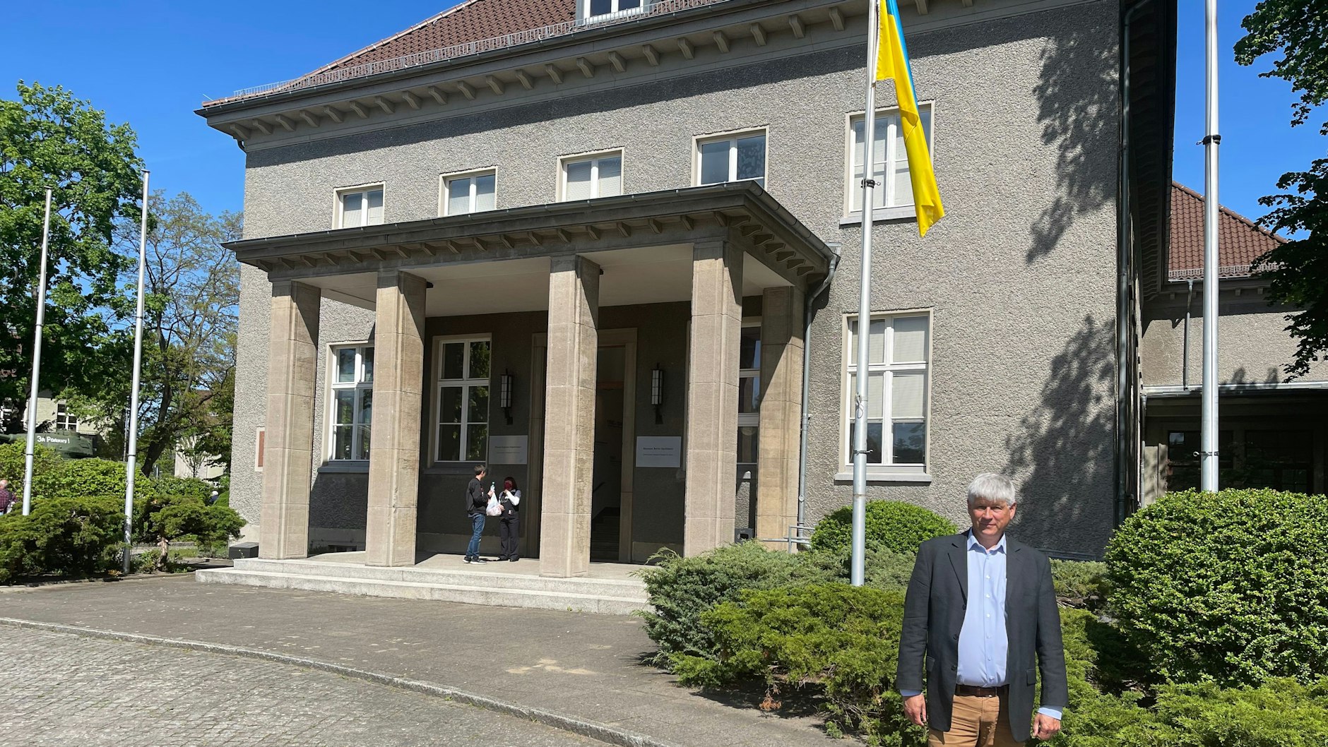 Jörg Morré vor dem Museum Karlshorst