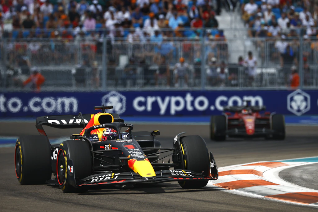 Grand Prix in Miami: Verstappen siegt, Schumacher crasht mit Vettel