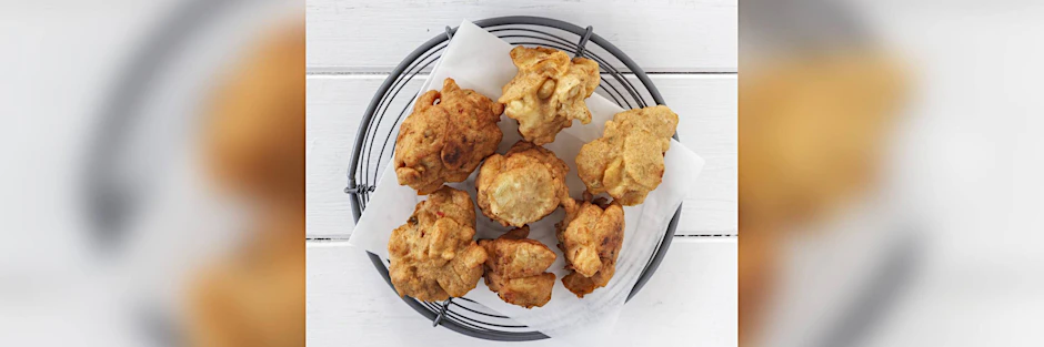 Leckere Pakora mit Blumenkohl und Brokkoli können Sie auch ganz einfach selbst machen.
