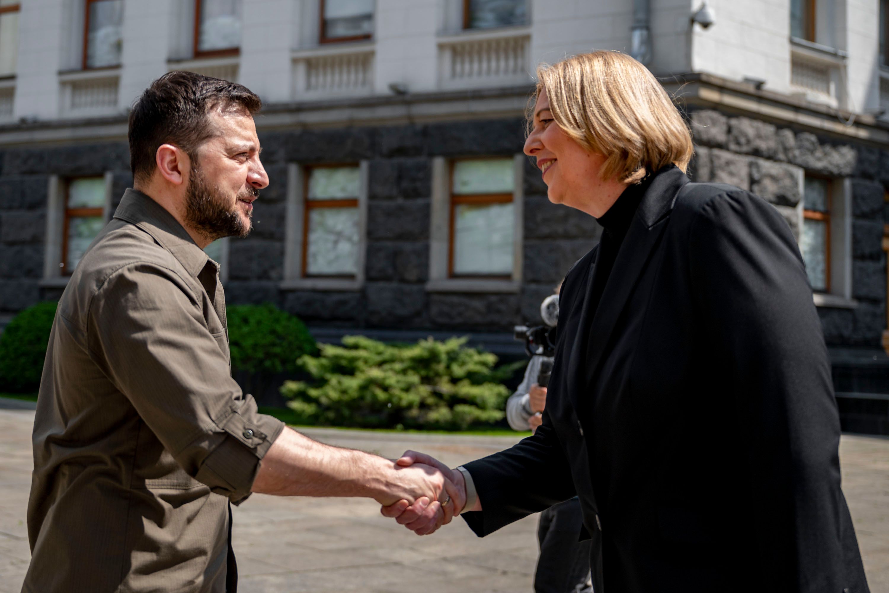 Gedenken an 77 Jahre Ende des 2. Weltkriegs: Bundestagspräsidentin Bärbel Bas besucht Kiew und trifft Selenskyj