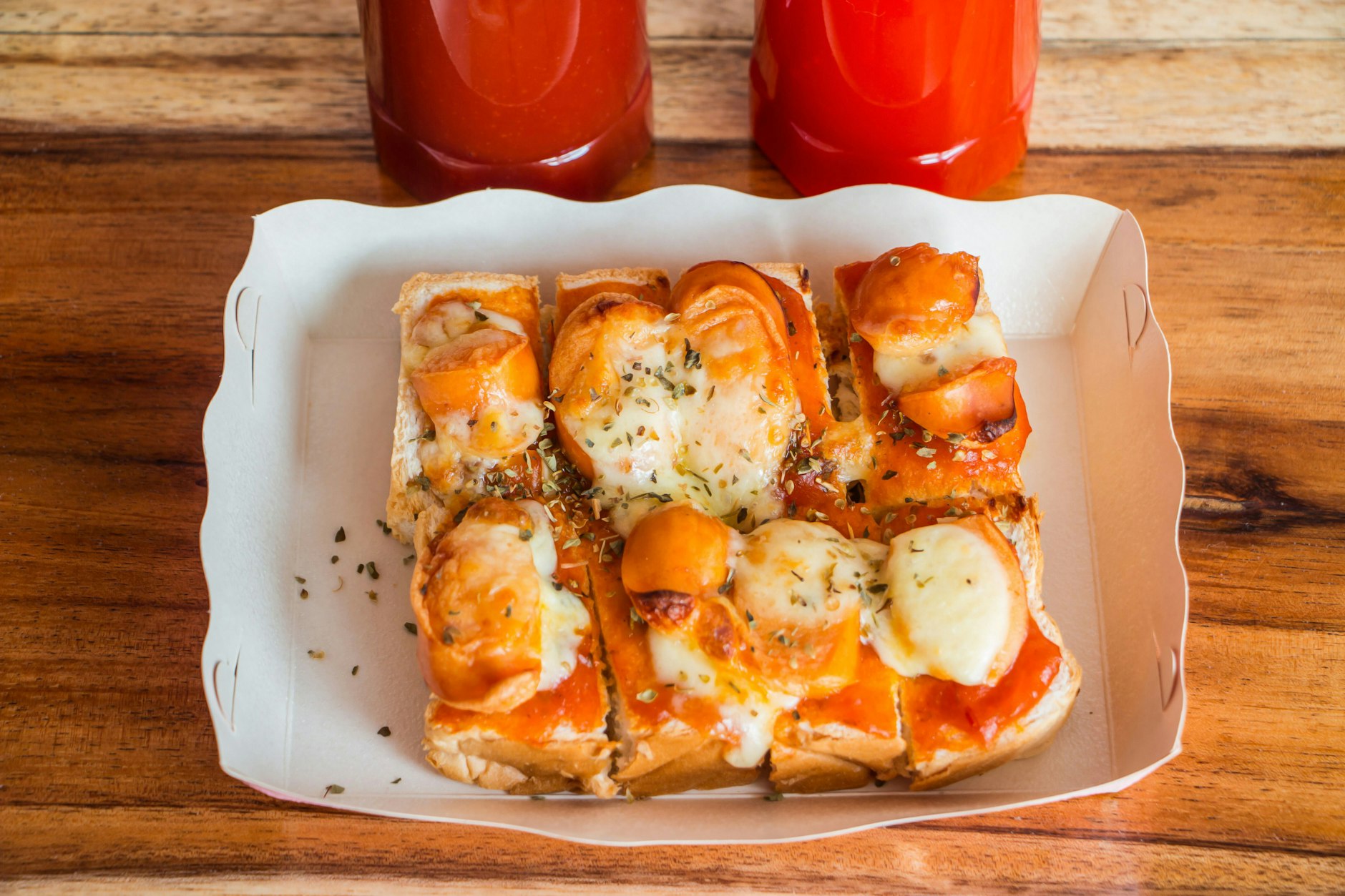 Das Pizza-Toast-Sandwich ist ein toller Snack am Abend.