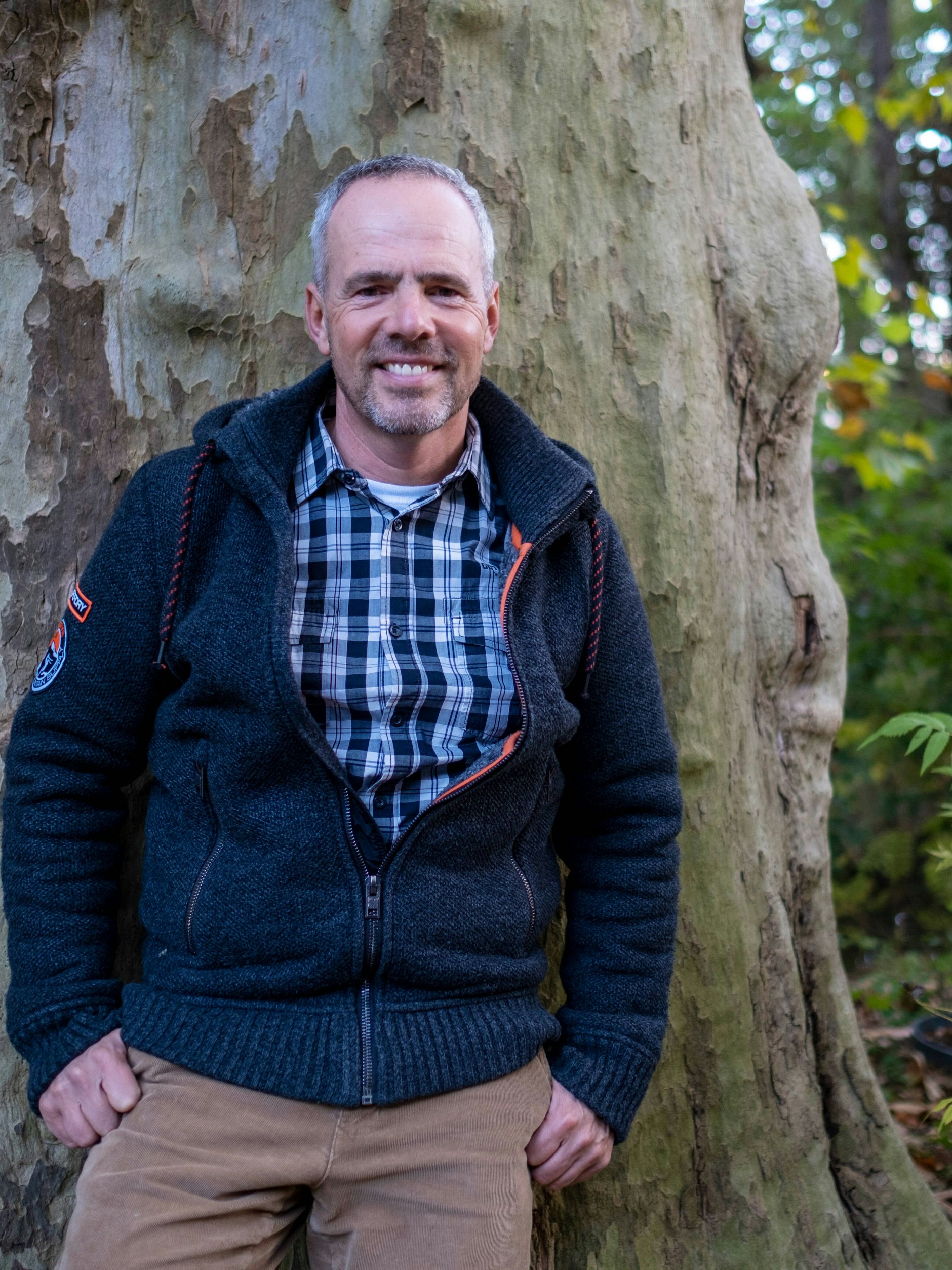 <strong>Derk Ehlert</strong> (53) ist Wildtierexperte des Berliner Senats. Der studierte Landschaftsplaner hat eine gemeinnützige Stiftung für den nachhaltigen Schutz der Natur gegründet. Sie erwirbt Flächen am Gülper See, dem größten Sammelplatz von Zugvögeln in Westbrandenburg.