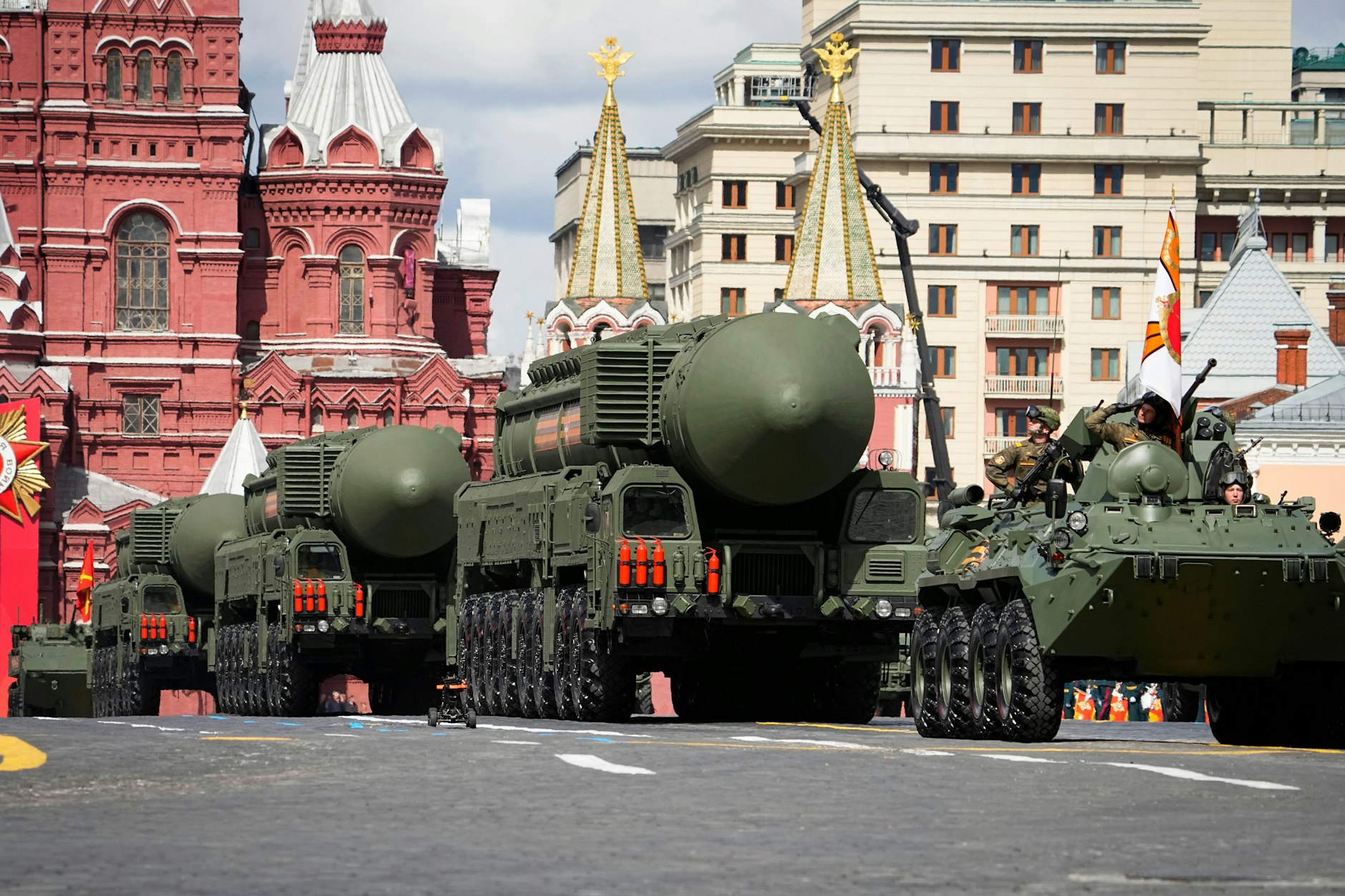 Bei der Siegesparade in Moskau wurden auch Atomraketen vorgeführt.
