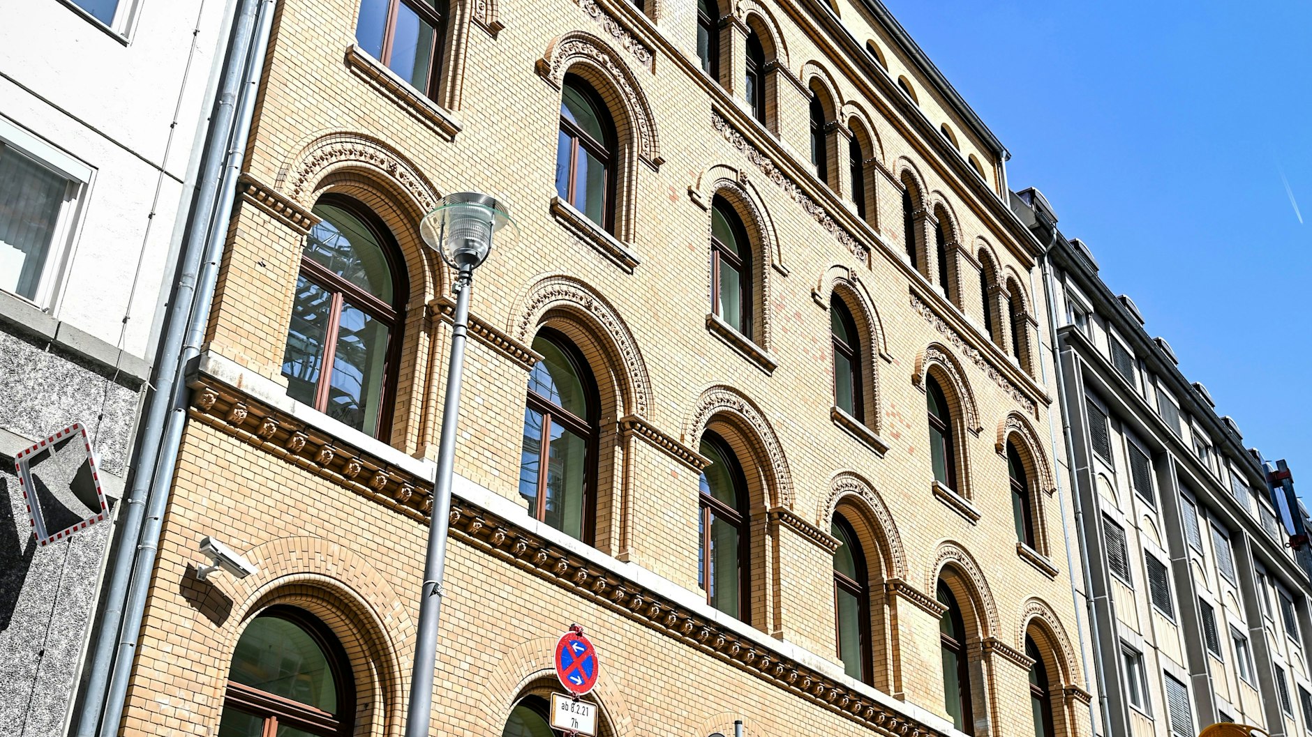 Dorotheenstraße 90: Die Kosten stiegen laut Steuerzahlerbund von zunächst veranschlagten rund 11 Millionen Euro auf fast 35 Millionen Euro.