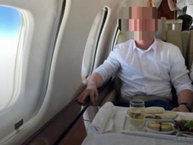 A. auf dem Weg nach Luxemburg.