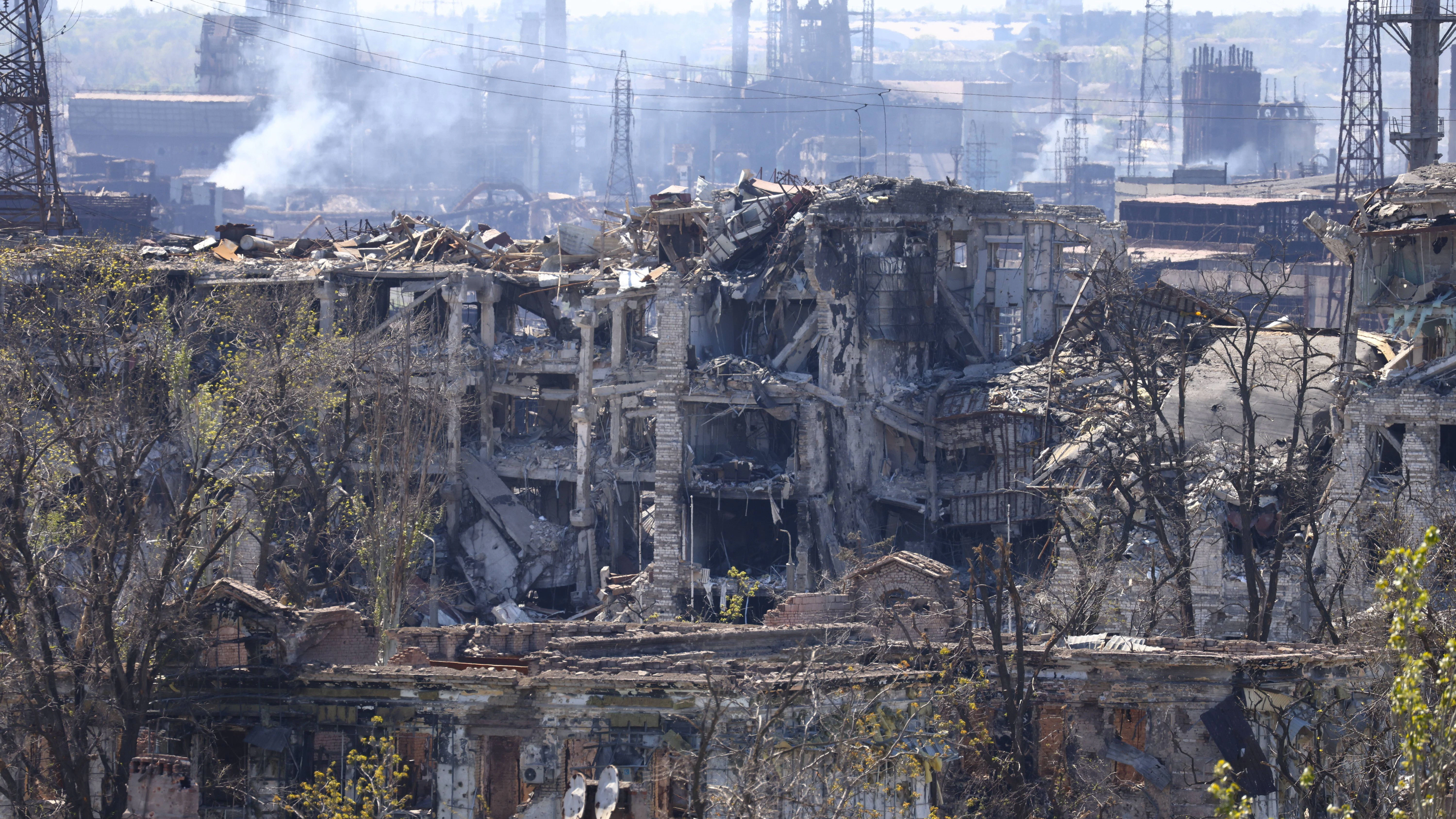 Viele Städte, wie das ostukrainische Mariupol sind schwer zerstört. Dennoch glauben britische Armee-Experten an einen ukrainischen Sieg.