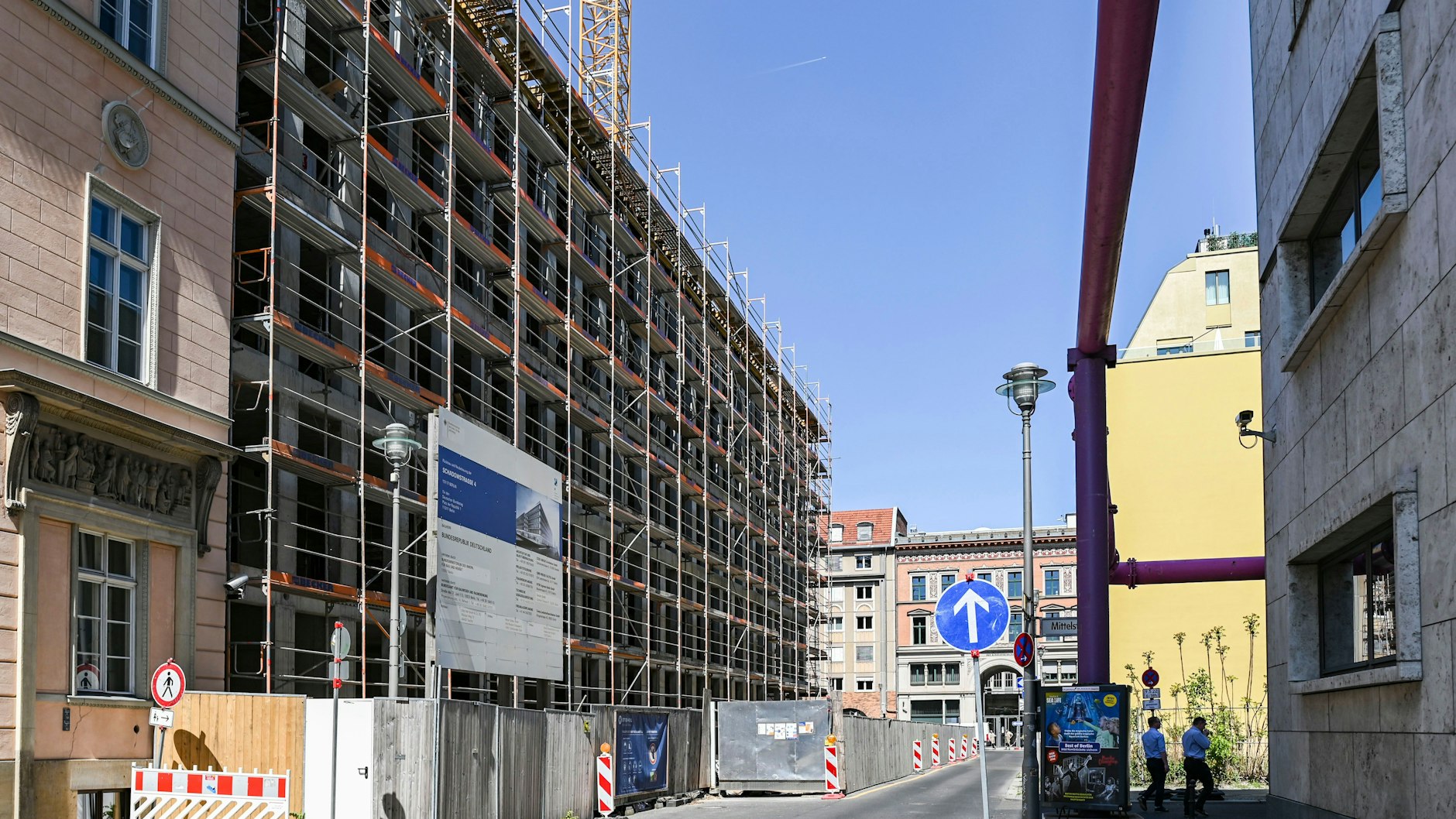 Baustelle Schadowstraße 4 Ecke Dorotheenstraße. Die Fertigstellung des Bundestags-Neubaus ist statt 2022 nun erst 2025 geplant.