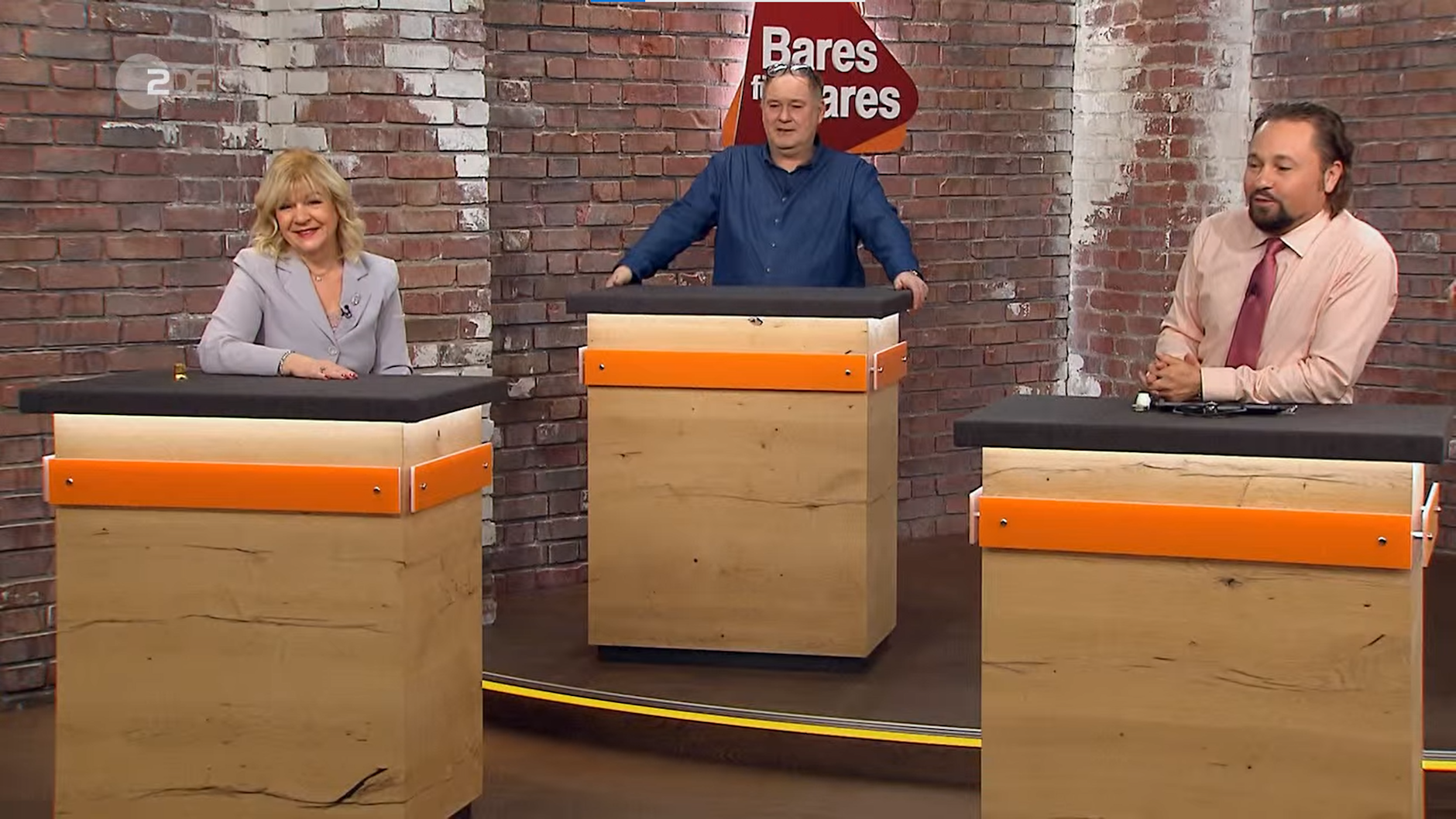 Bei diesem Objekt sind die Händler fasziniert, vor allem der „Eifel-Guru“ Waldi