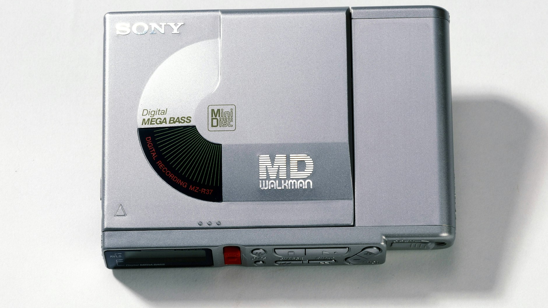 War mal State of the Art: Der Minidisc-Walkman von Sony. Als der iPod seinen Siegeszug antrat, war sein Ende jedoch besiegelt. Heute nur noch was für Tech-Nostalgiker.