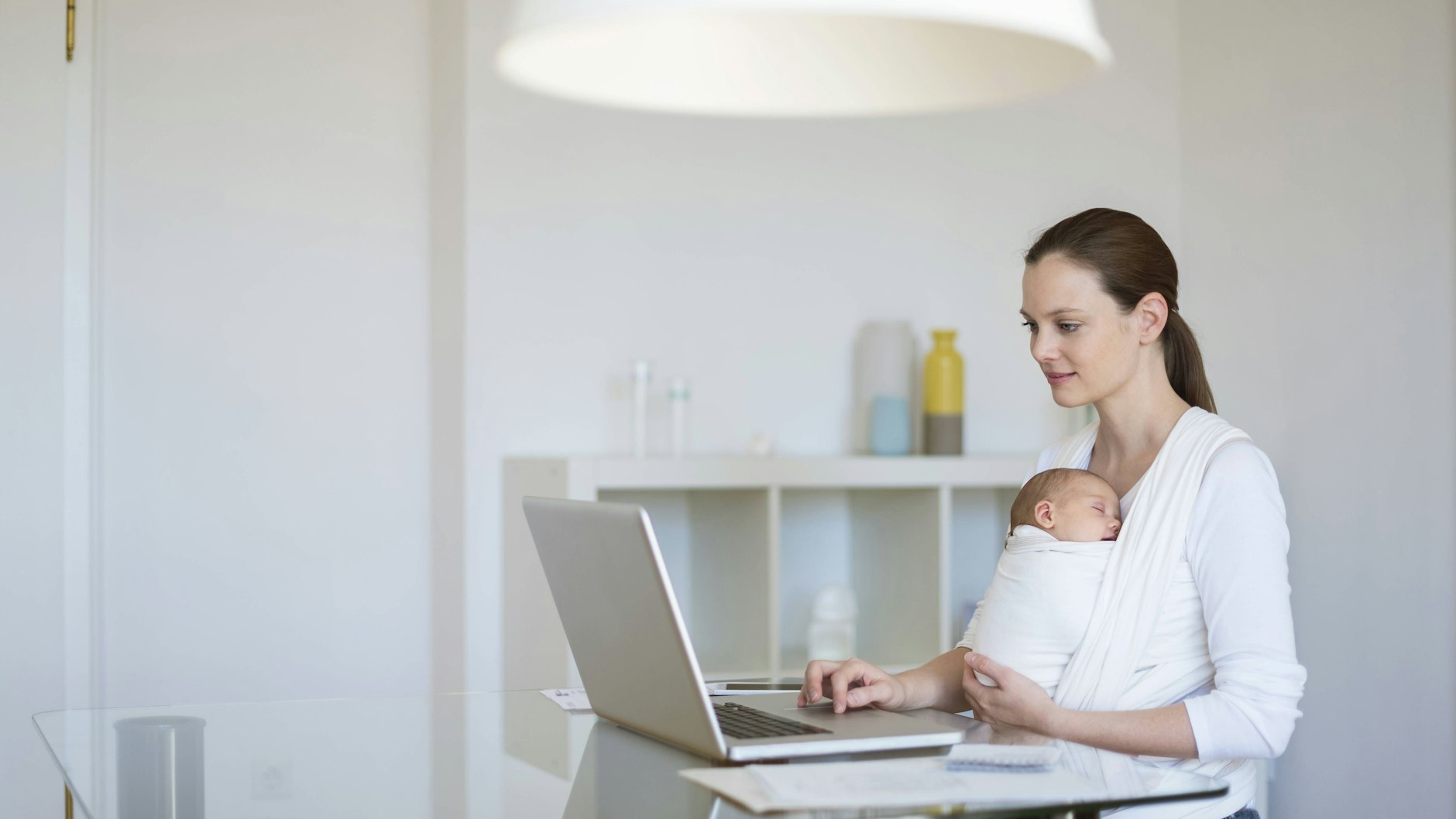 Wenn das Baby schläft, hat auch Mama endlich eine Pause.