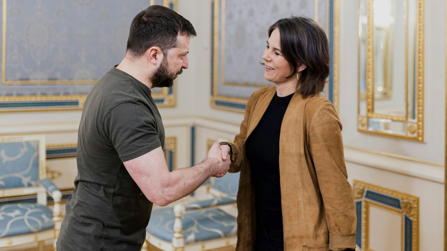 Wolodymyr Selenskyj dankte Außenministerin Baerbock für die deutsche Unterstützung.