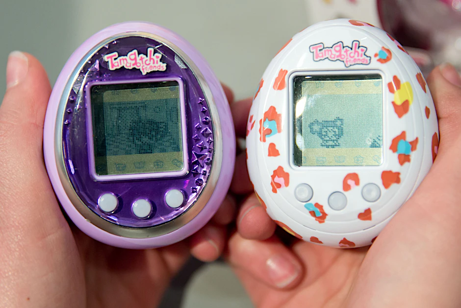 Ganz schön pflegeintensiv: Hunger, Pipi, kalt – so sind die Tamagotchis halt.