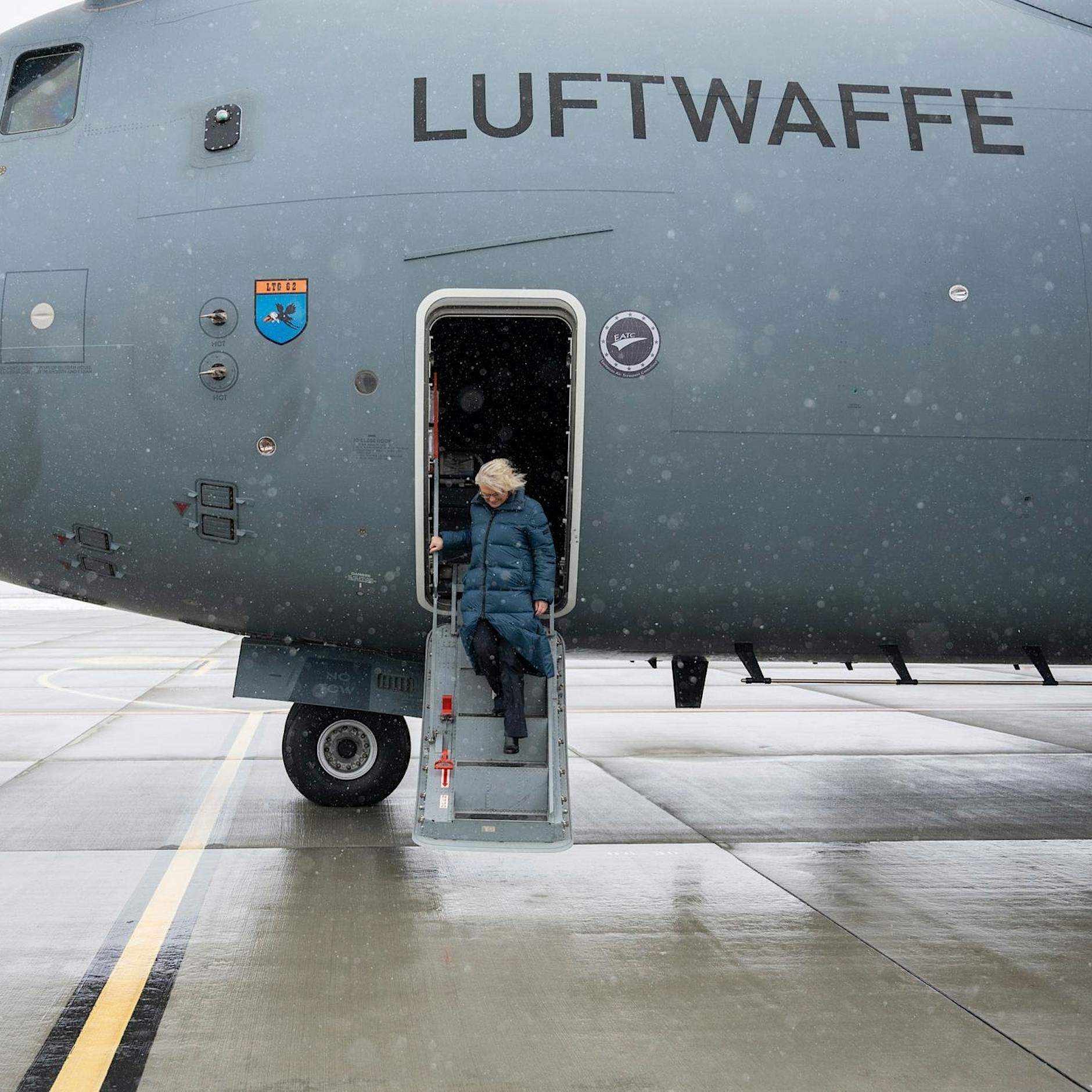Lambrecht-Flug mit Sohn: Luftwaffe nicht mit der Lufthansa verwechseln, sagt CDU