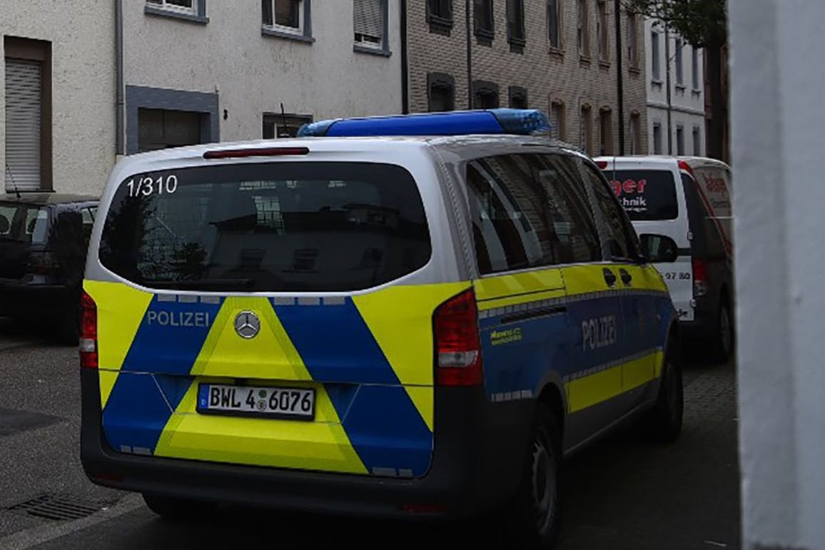 Fahrzeug der Polizei im Mannheimer Stadtteil Waldhof: Hier kam es zu dem Einsatz mit tragischem Ausgang.