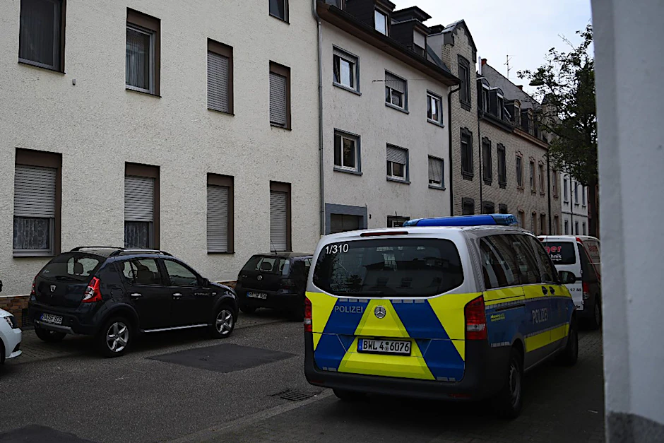 Fahrzeug der Polizei im Mannheimer Stadtteil Waldhof: Hier kam es zu dem Einsatz mit tragischem Ausgang.