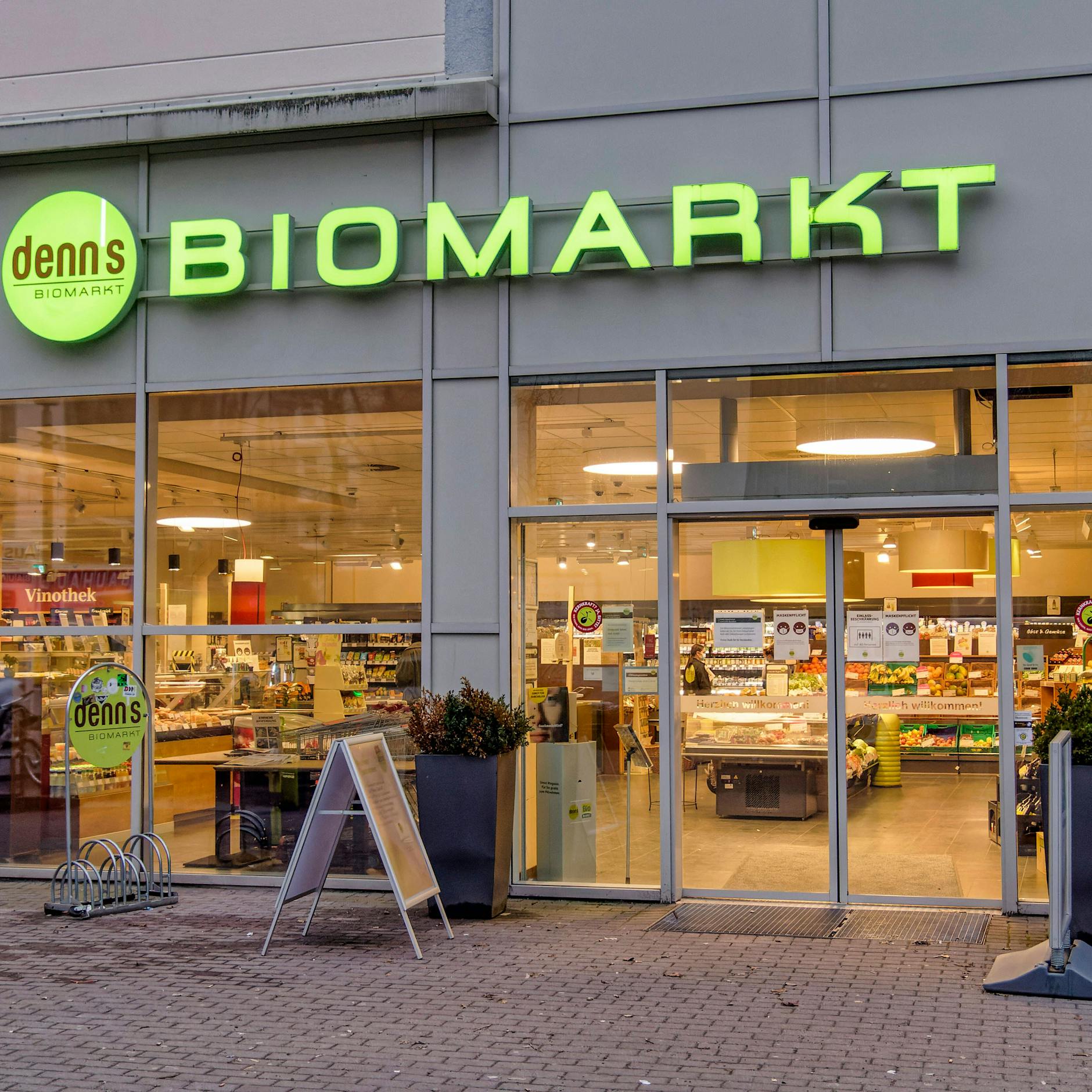 Öl und Gas fachen Inflation an: Deutsche suchen Sparmöglichkeiten - und machen um DIESE Geschäfte einen weiten Bogen