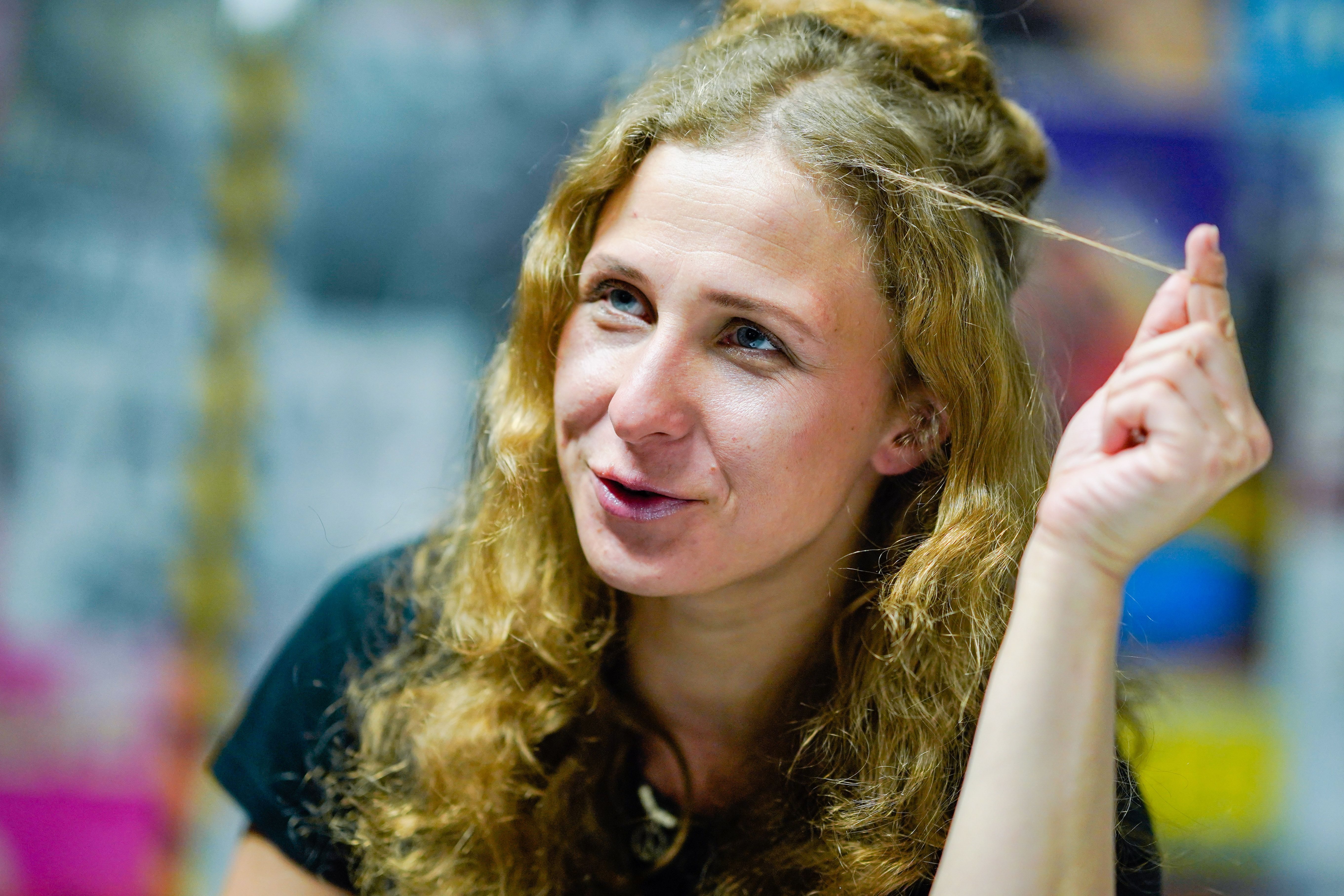 Neuer Coup der frechen Frauen: Pussy-Riot-Musikerin entwischt Putins Schergen