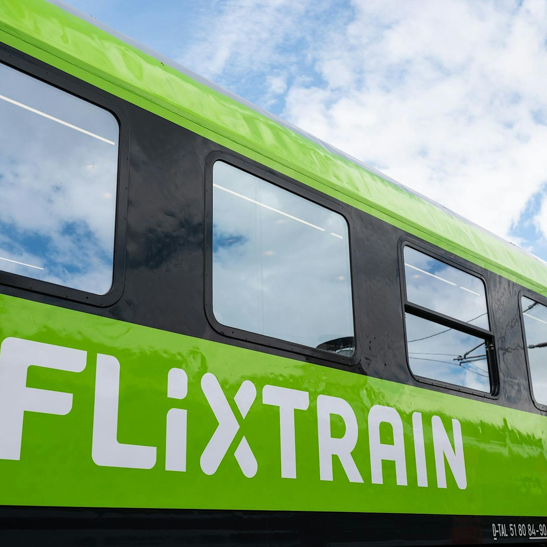 FlixTrain-Chef stänkert gegen 9-Euro-Ticket: „Unausgereiftes Angebot“