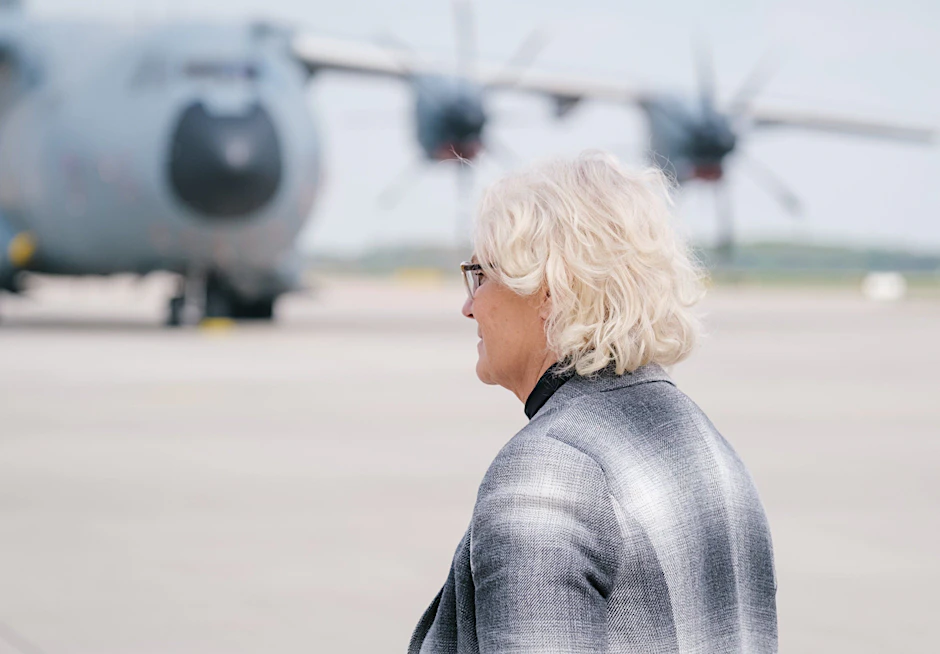 Steht nach dem Flug ihres Sohnes im Regierungshubschrauber in der Kritik: Verteidigungsministerin Christine Lambrecht (SPD).