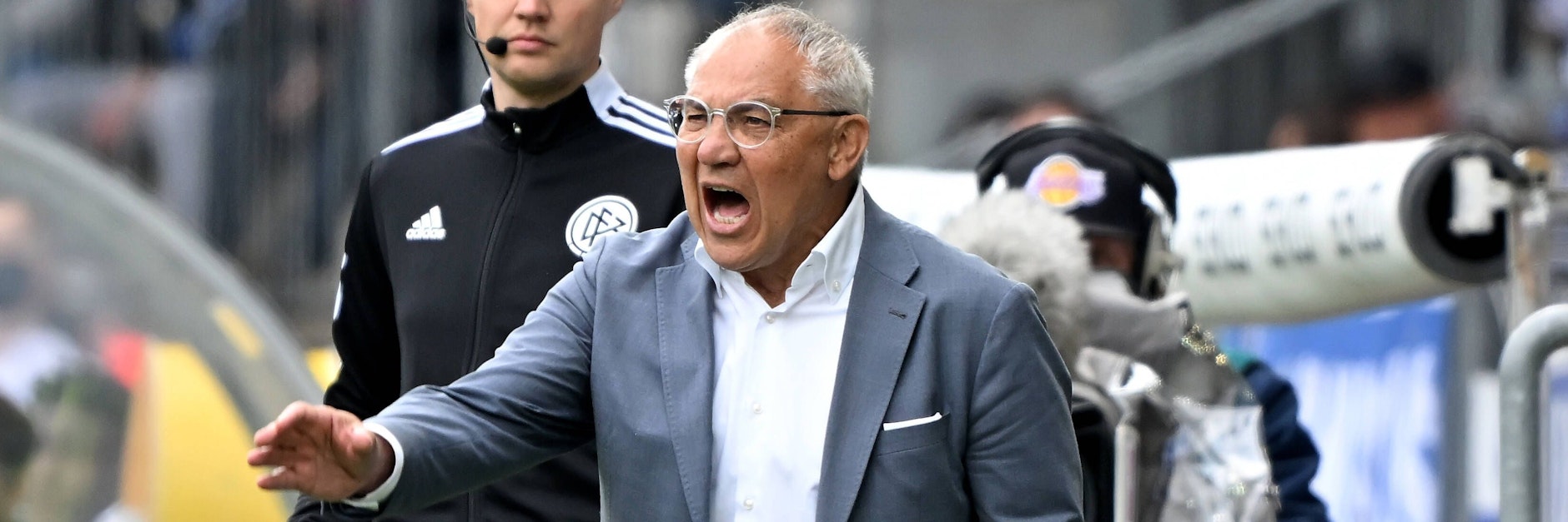 Hertha-Trainer Felix Magath plauderte bei der Veranstaltung Berlinlounge aus dem blau-weißen Nähkästchen und fällt ein hartes Urteil über den Klub.