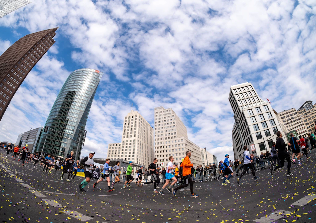 Berlin läuft: 17.000 Menschen bei Frauenlauf und S 25 in der Stadt unterwegs