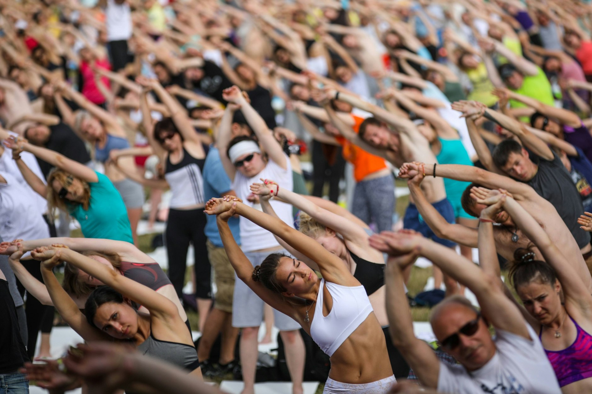 So überfüllt wie bei dieser Yoga-Veranstaltung im Park am Gleisdreieck ist es nun wirklich nicht.