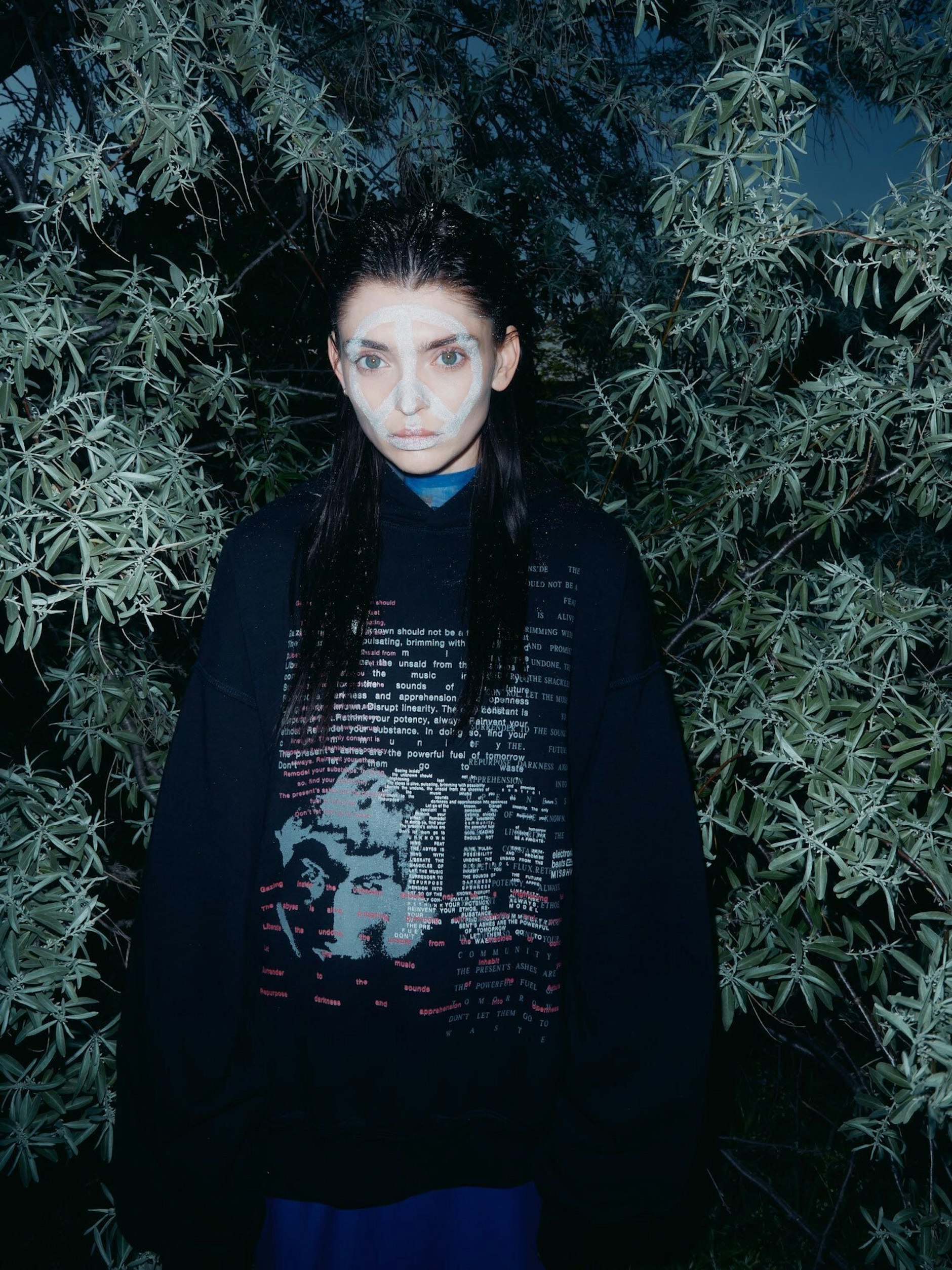 Peace: Das Make-Up auf den Modefotos stammt von Visagistin&nbsp;Janina Zais.