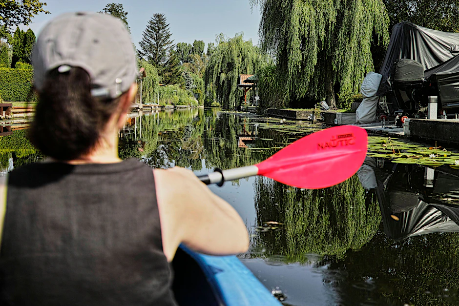Urbanhafen ahoi! Eine Kanutour auf dem Landwehrkanal, traumhaft.