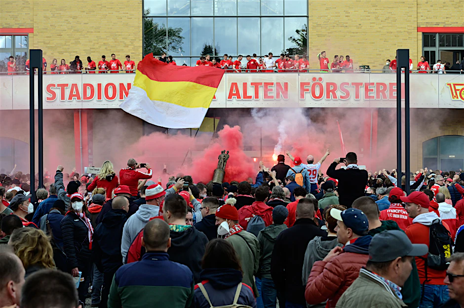 Wie schon vor einem Jahr wird auch am Sonnabend der Vorplatz zur Haupttribüne zur Union-Partyzone werden.
