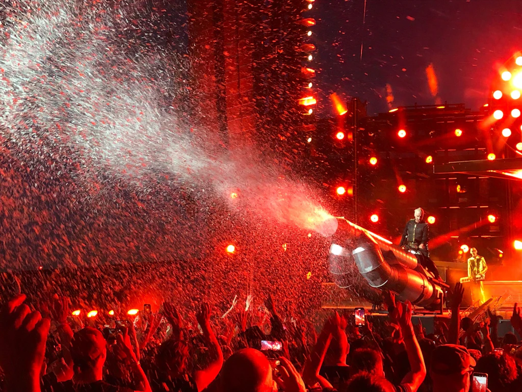 Tolle Aktion von Rammstein: Jetzt dürfen Fans vor den Konzerten ihre Mega-Bühne erkunden! DAS ist der Grund für das geniale Angebot