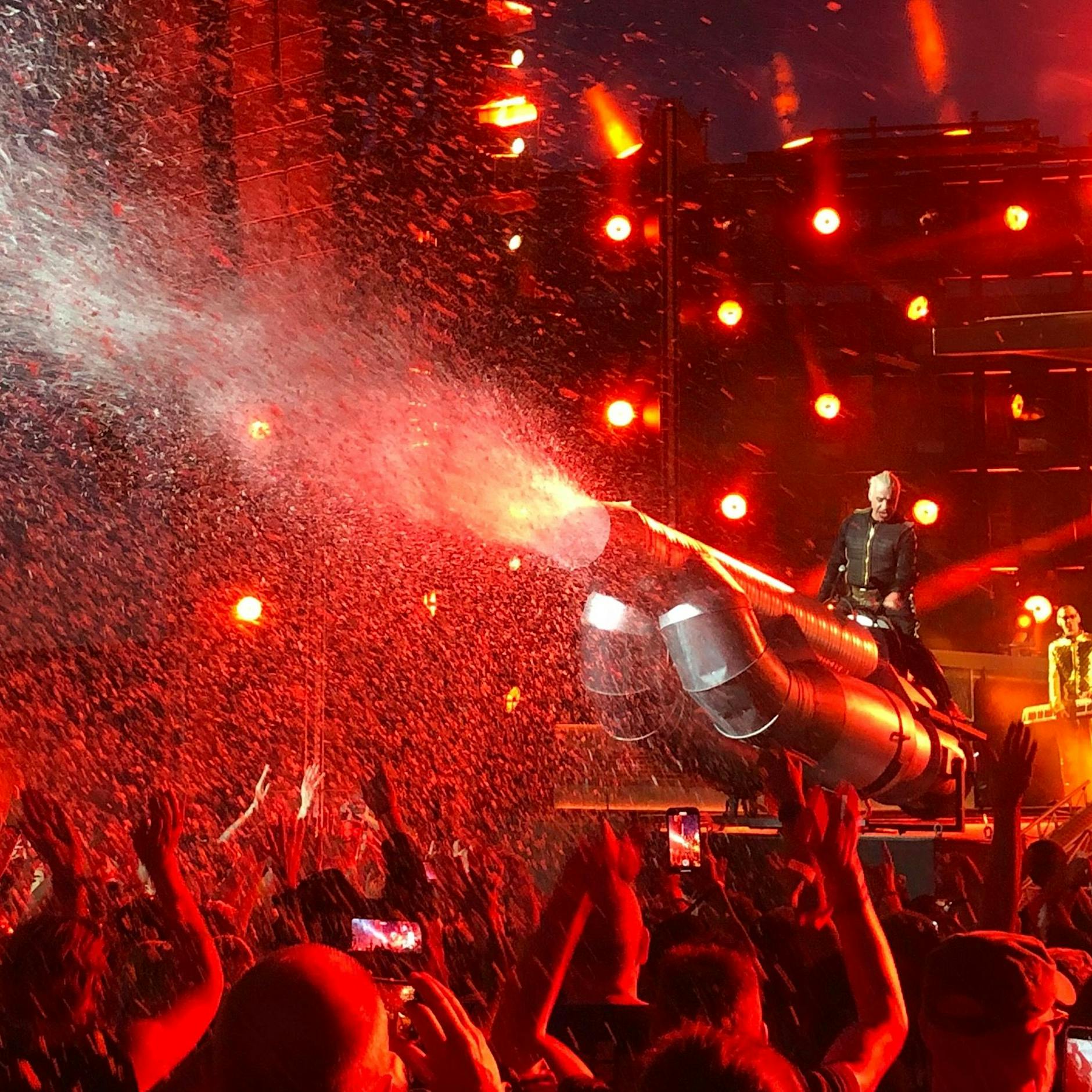 Rammstein spielt am Wochenende im Olympiastadion in Berlin – und es gibt wieder Tickets! So kommen Sie an die begehrten Karten