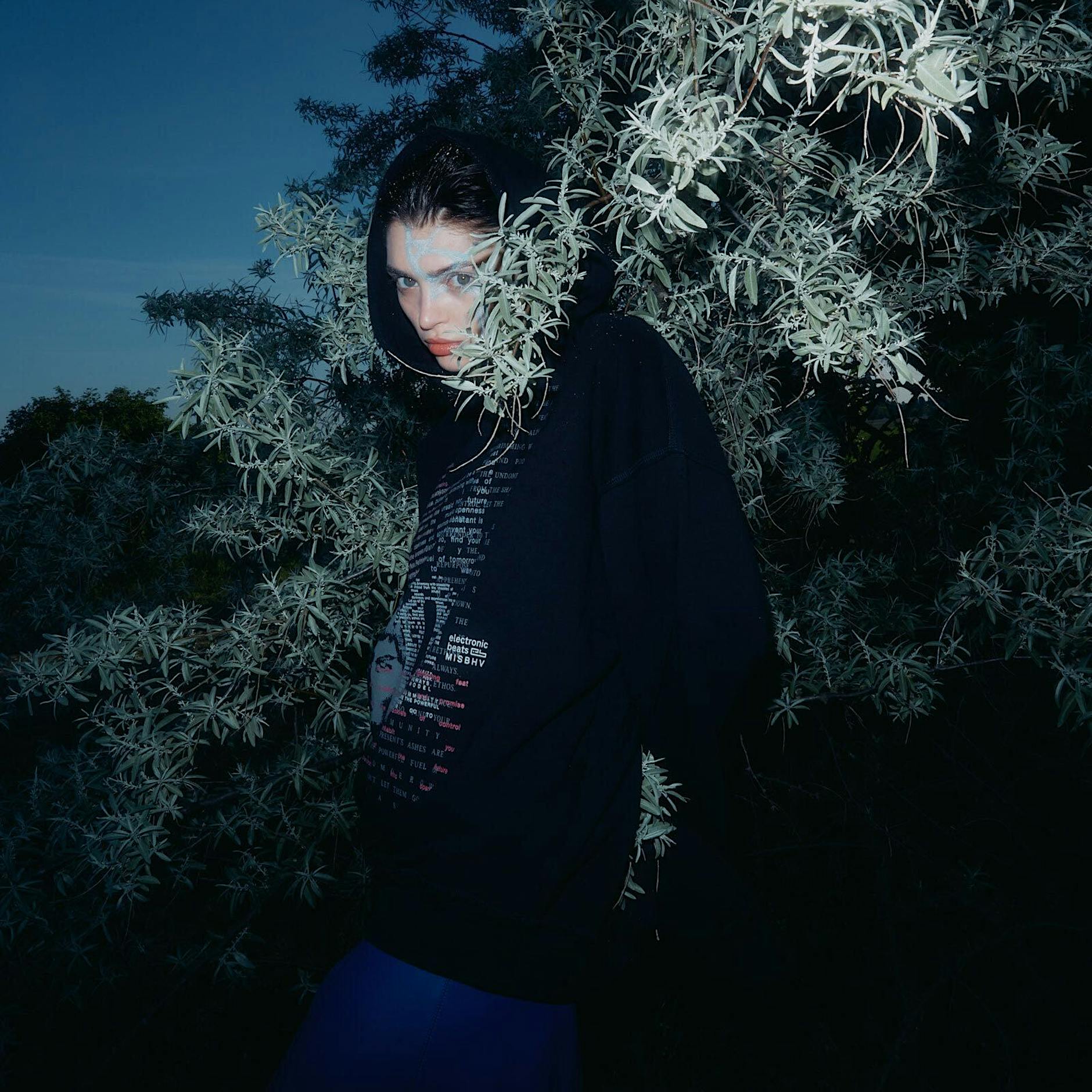 Ist die Clubszene tot? Dieser Frage widmet sich eine neue Modekollektion