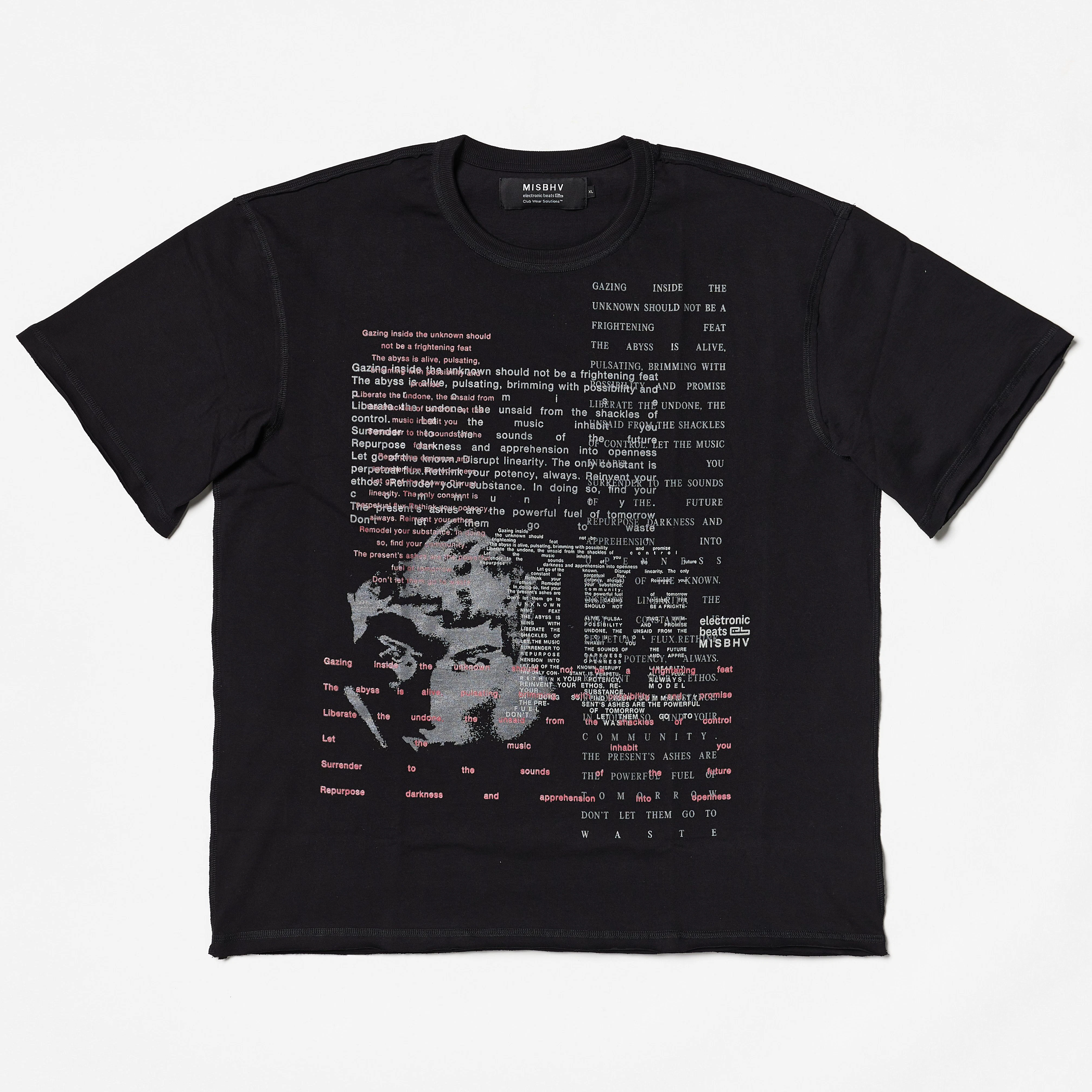 Das T-Shirt mit dem aufgedruckten Gedicht kostet 99 Euro.