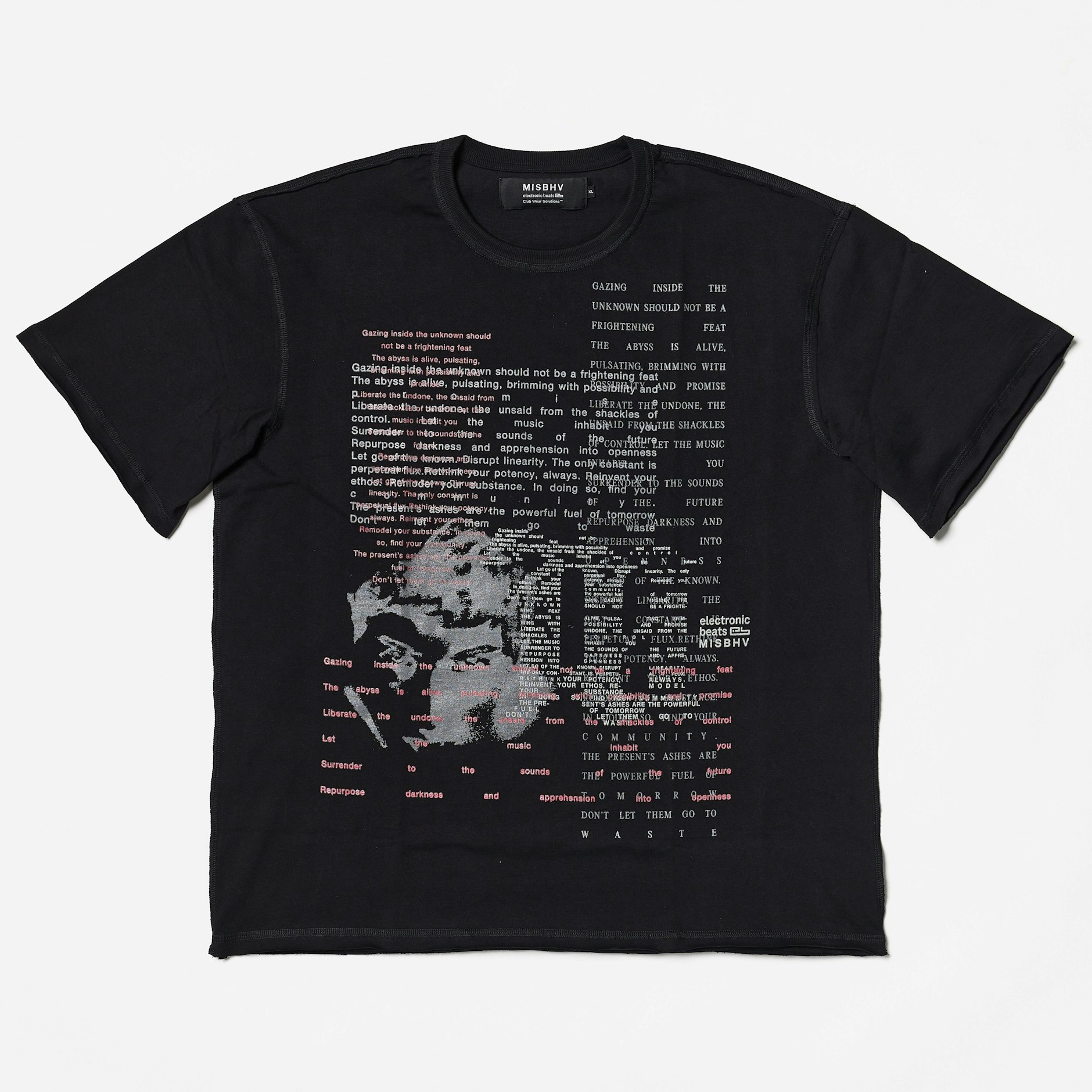 Das T-Shirt mit dem aufgedruckten Gedicht kostet 99 Euro.