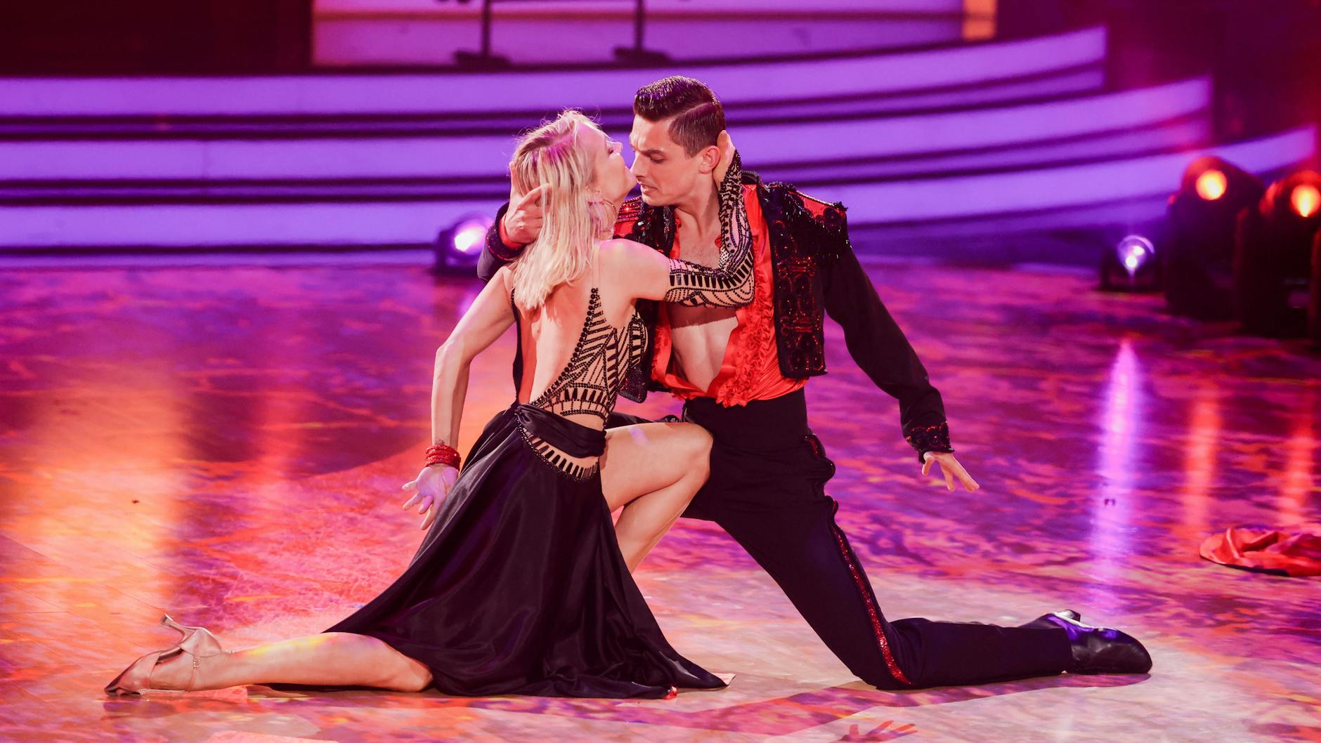Janin Ullmann und Zsolt Sandor Cseke gehören bei „Let's Dance“ zu den Favoriten.