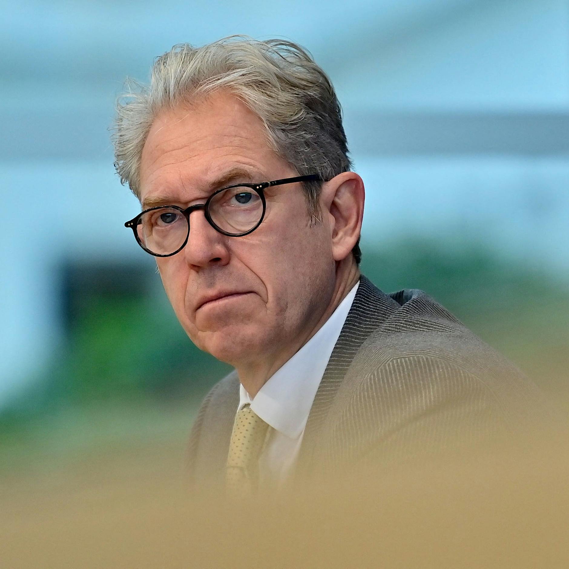 Corona: Kassenärztechef ist gegen Maskenpflicht und Bürgertests