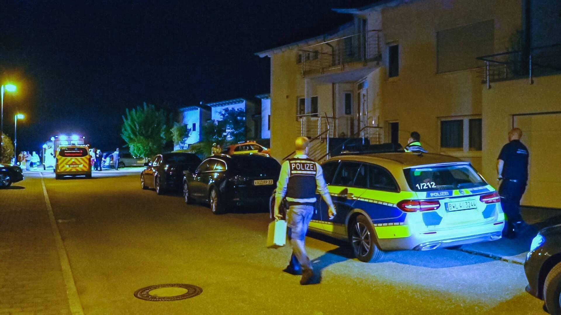 Spurensicherung: Die Polizei geht von einer Familien-Tragödie aus.