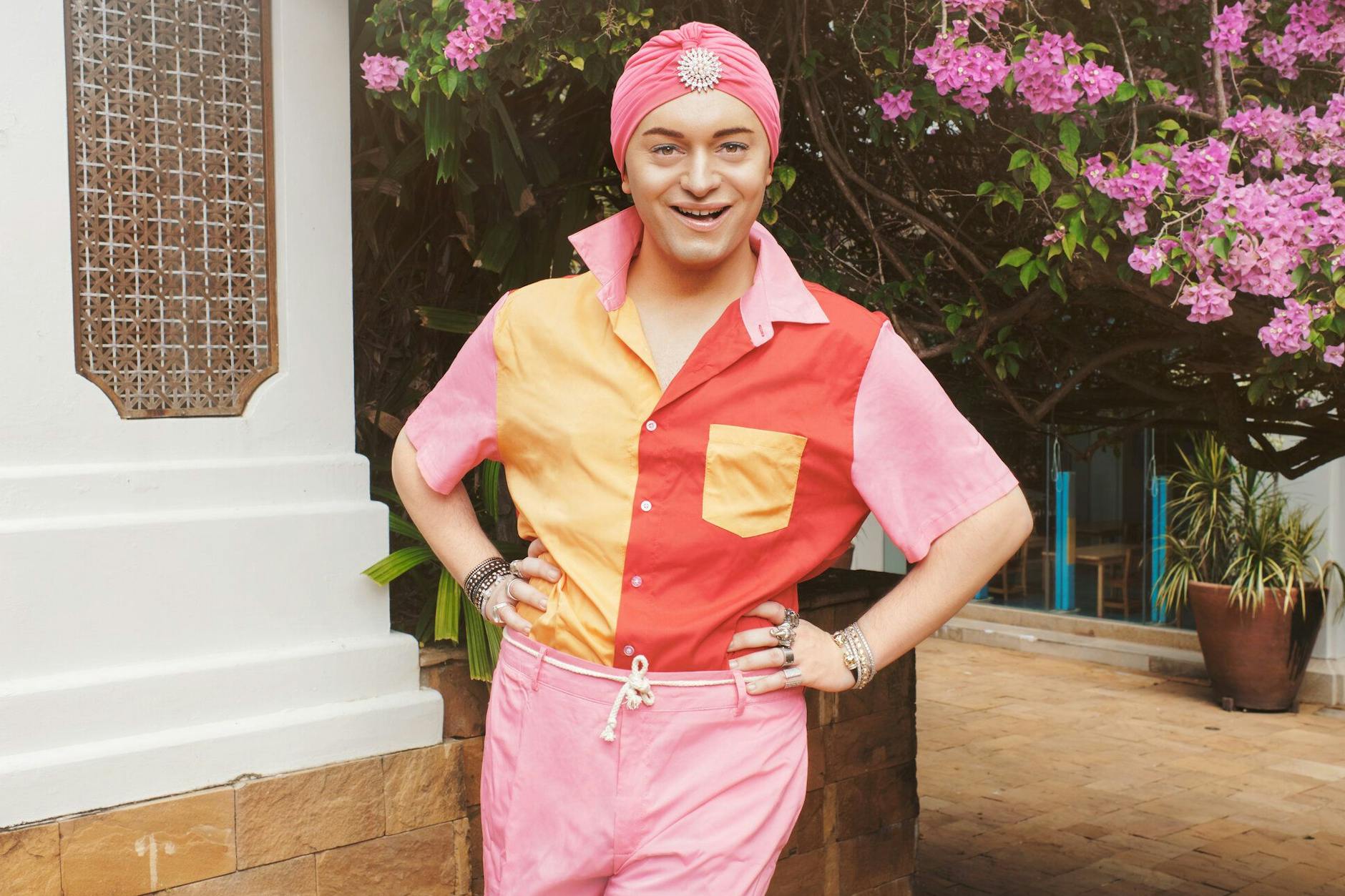 Immerhin fürs Auge wird was geboten: Reality-Star und Turban-Model Julian F.M. Stoeckel.