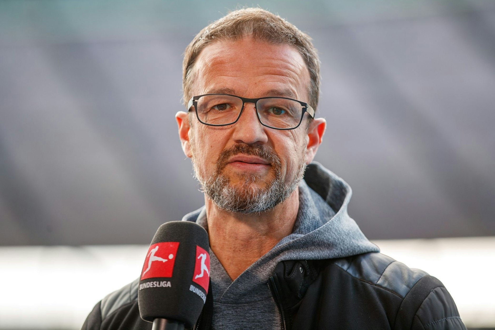 Manager Fredi Bobic war wegen des Handelfers gegen Hertha total sauer.