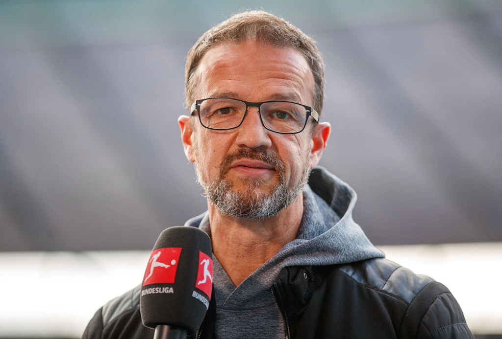 Fredi Bobic regt sich über Handelfer gegen Hertha BSC auf: „Das ist eine Wahnsinnsregel!“