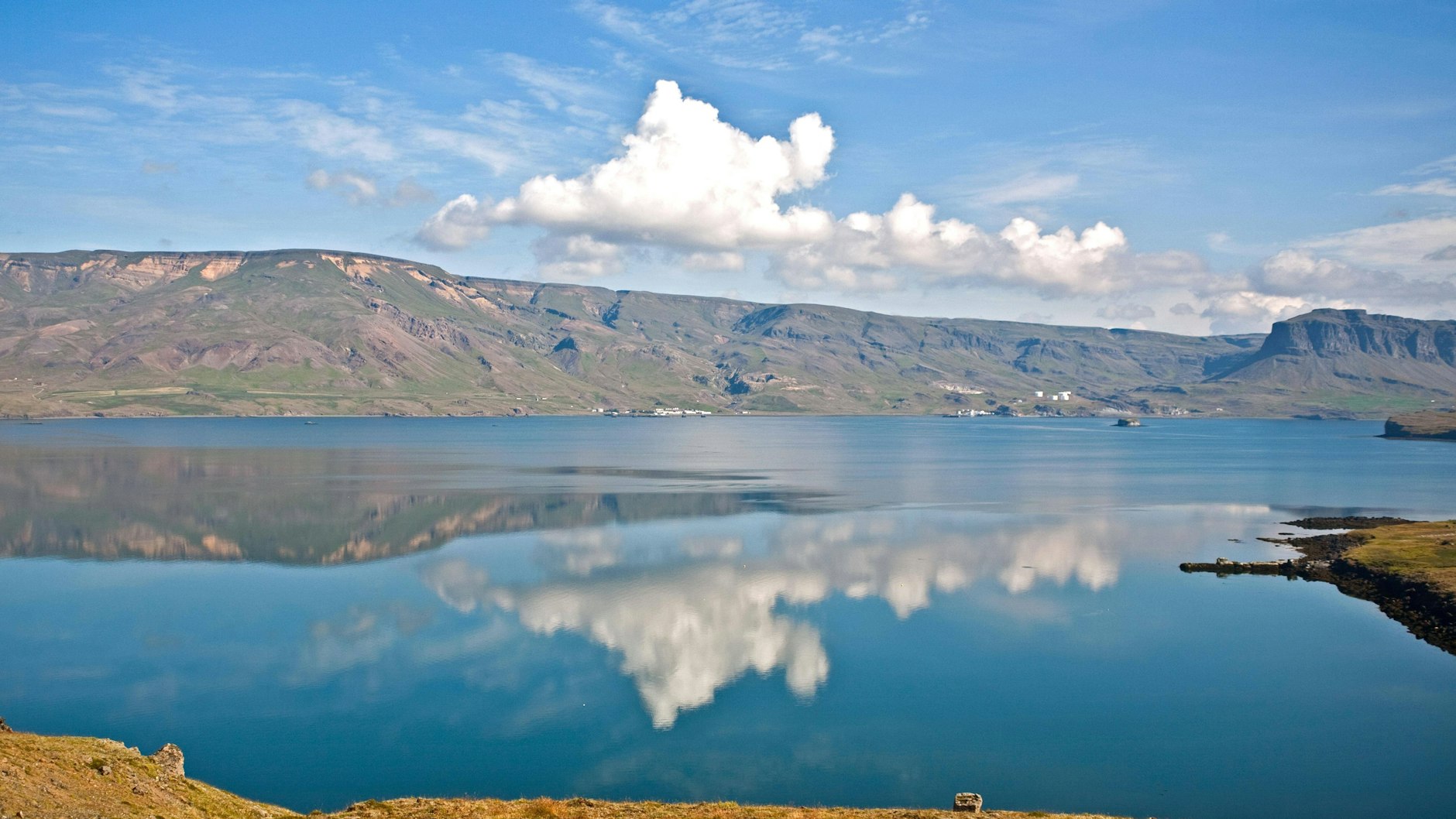 Fjordlandschaft in Island: Viele Isländer glauben noch an Trolle.
