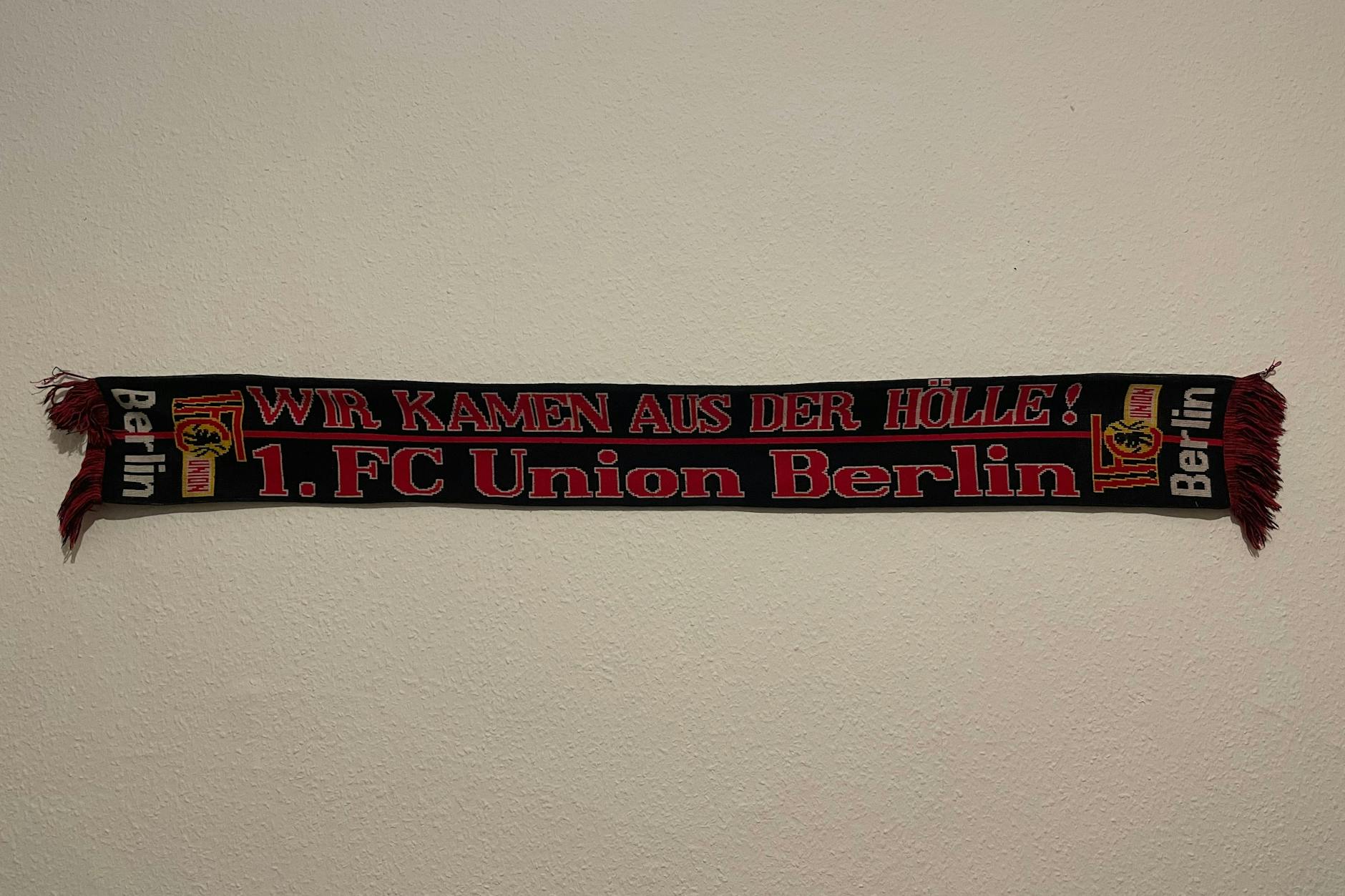 Die älteren Union-Fans werden sich noch erinnern – dieser Schal hat seine Berechtigung in der Geschichte des 1. FC Union.