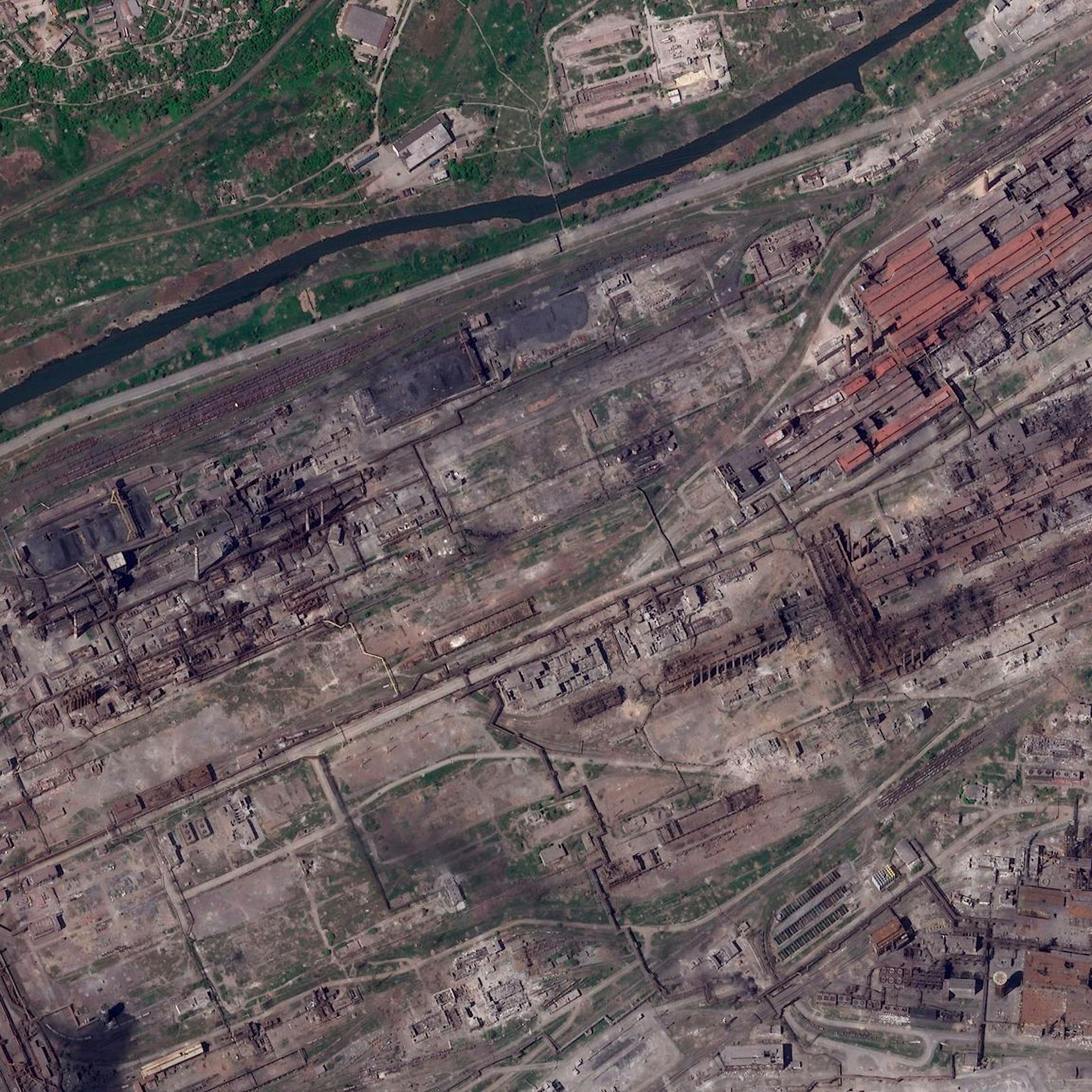 Ukraine: Russland wirft Phosphorbomben mit ESC-Aufschrift auf Stahlwerk